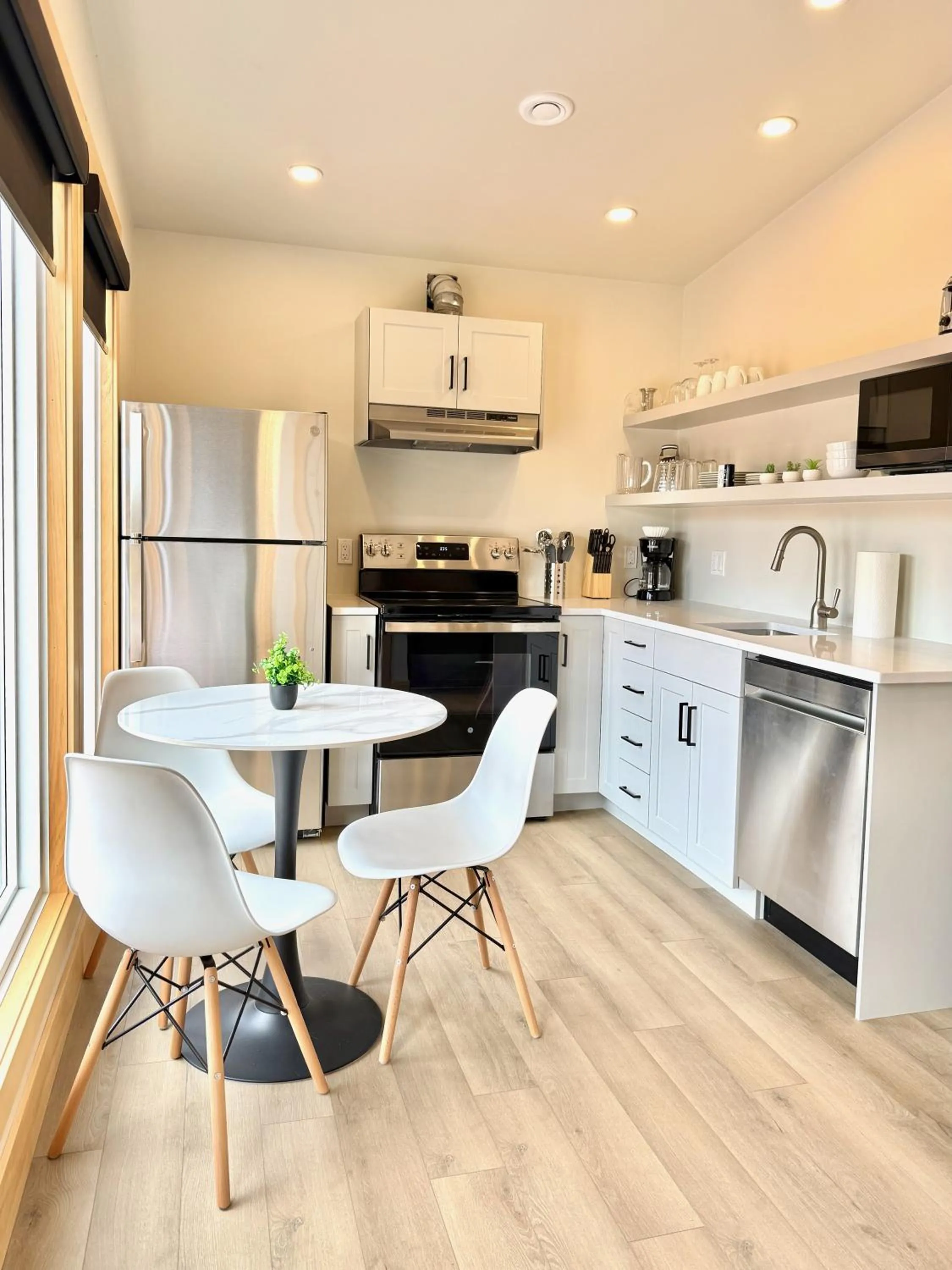 Royalty Maples Motel & Cottages