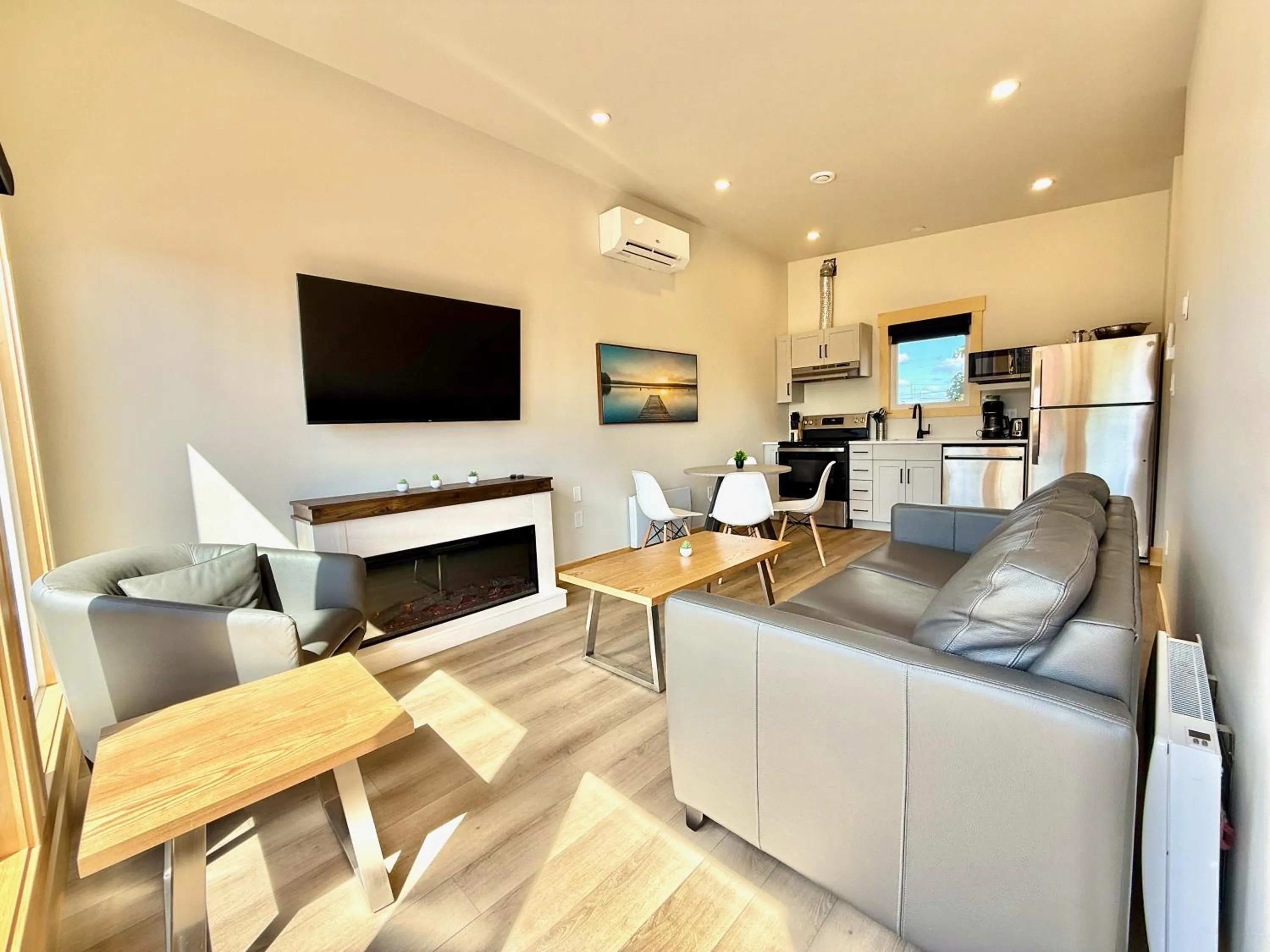 Royalty Maples Motel & Cottages