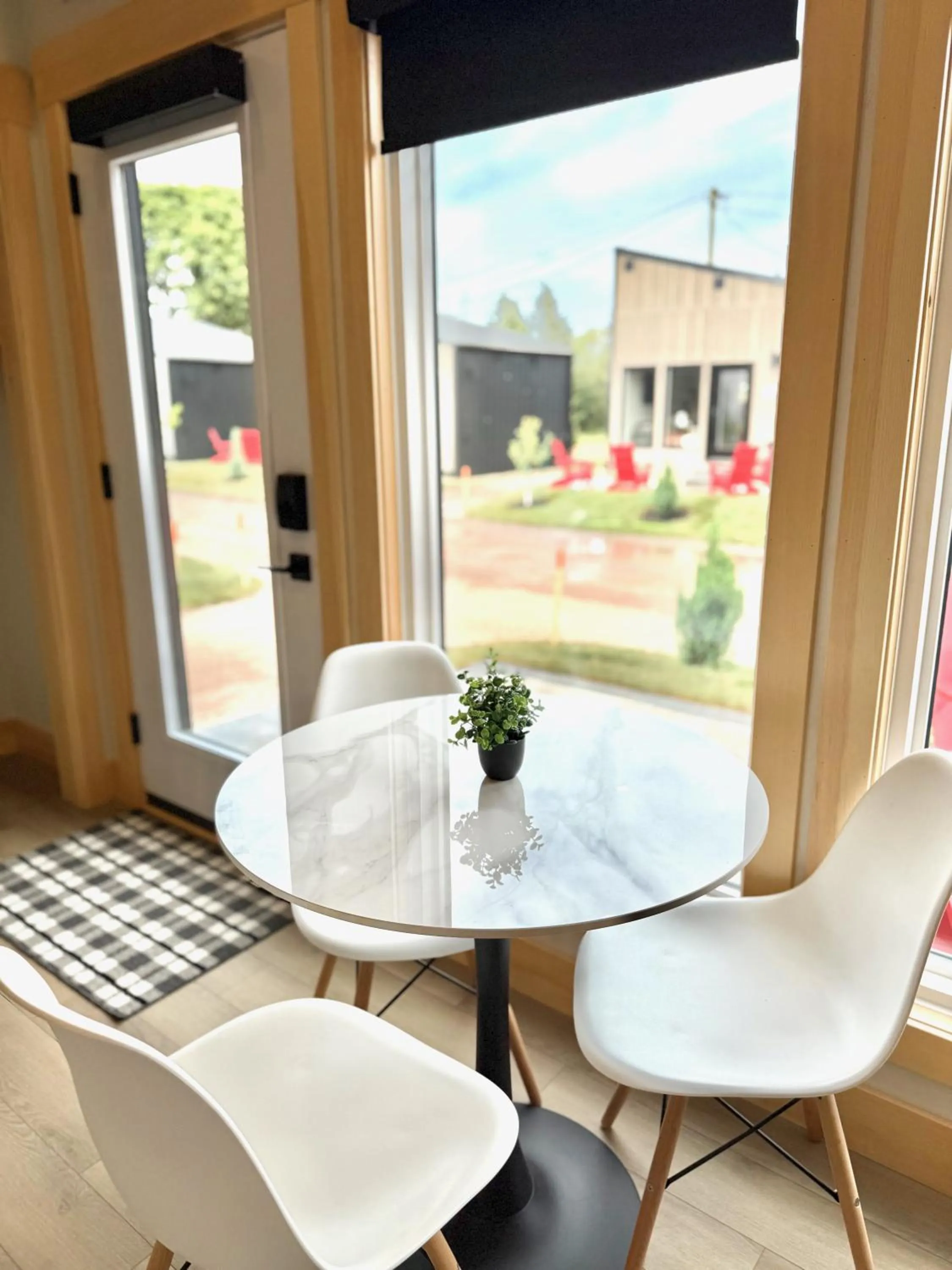 Royalty Maples Motel & Cottages