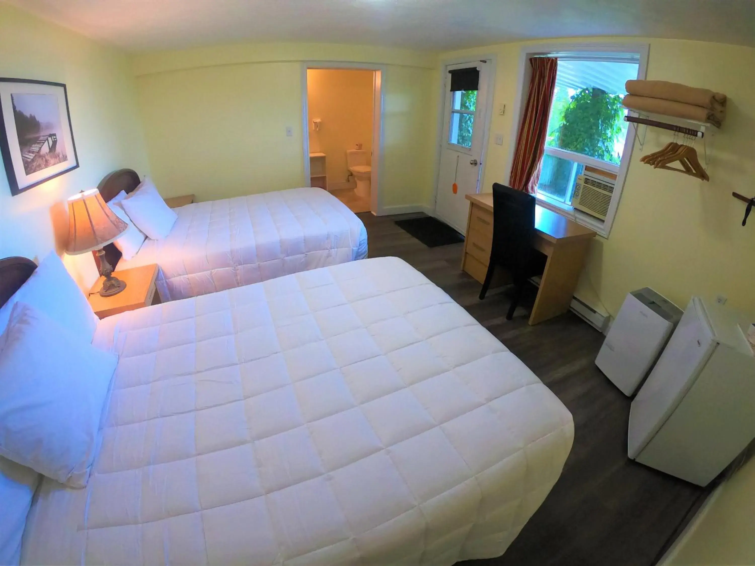Double Room with Two Double Beds in Waterview On The Bay Double Room with Two Double Beds in Waterview On The Bay