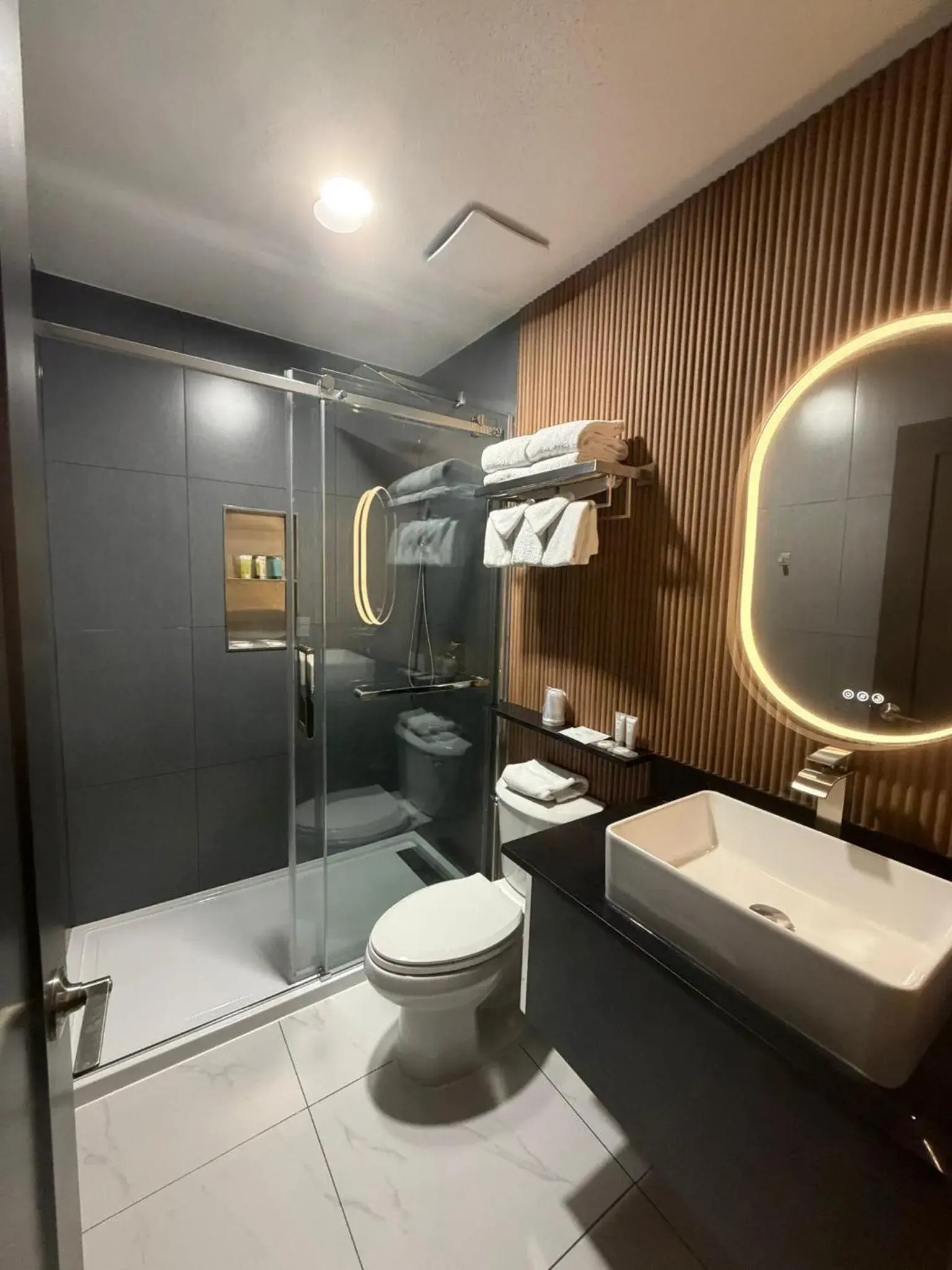 Classic Two Queen Room in VIP Motel Classic Two Queen Room in VIP Motel