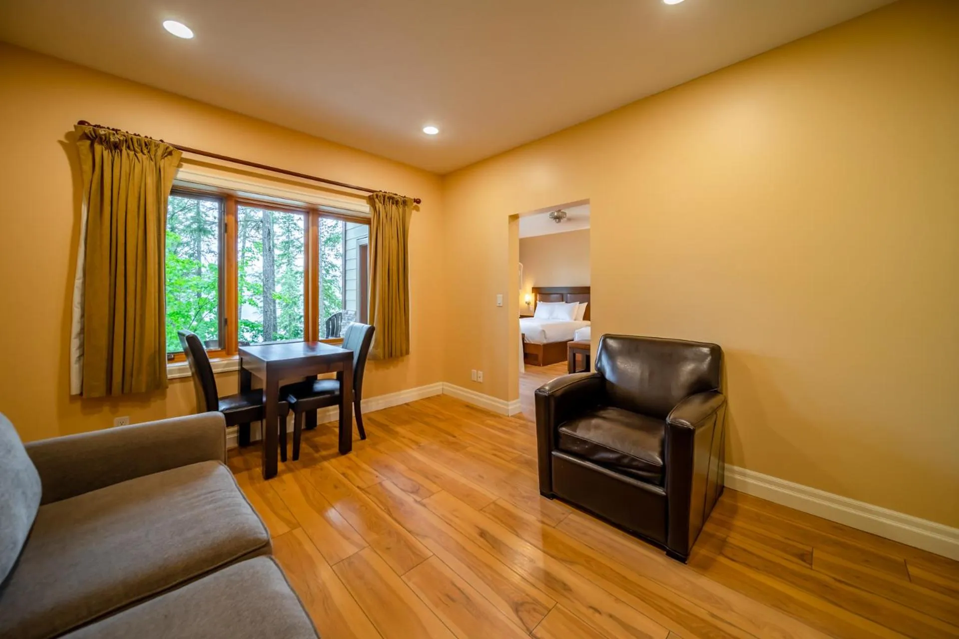 Seating area in Halcyon Hot Springs Resort