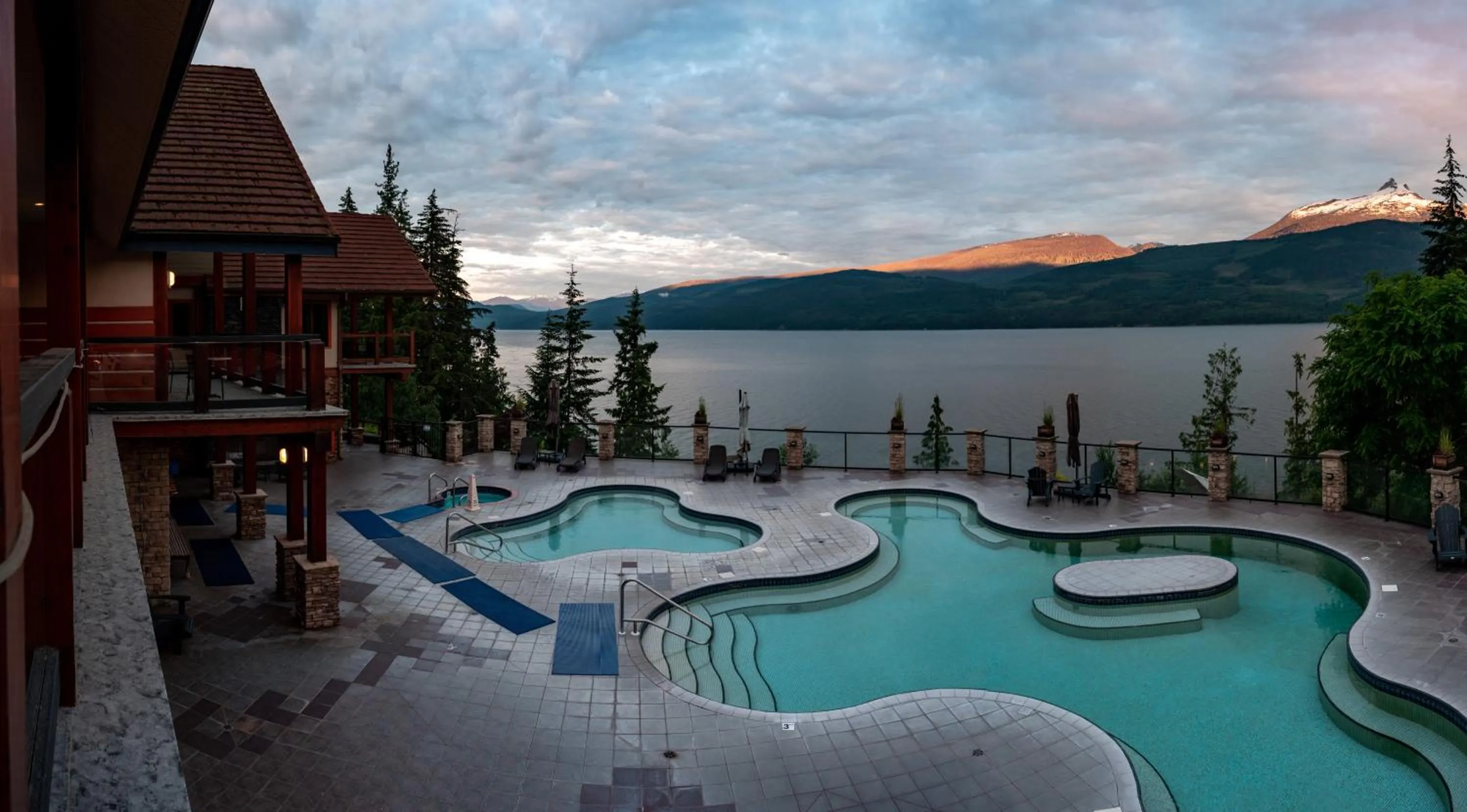 Hot Spring Bath in Halcyon Hot Springs Resort