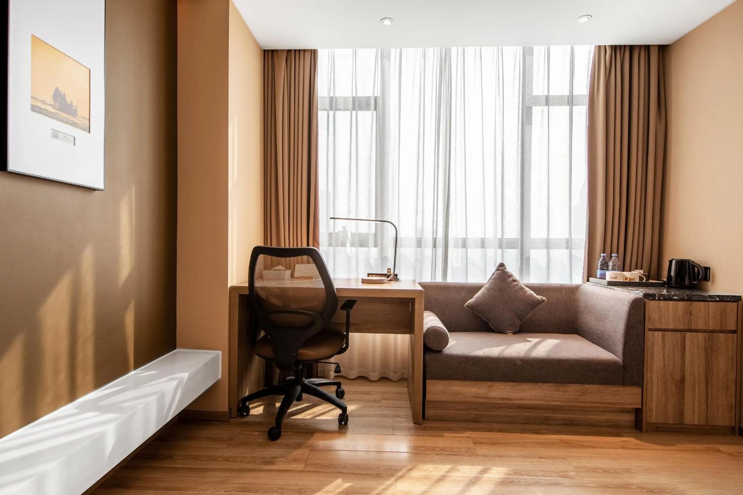 Atour Hotel High Speed Railway Station Maoming