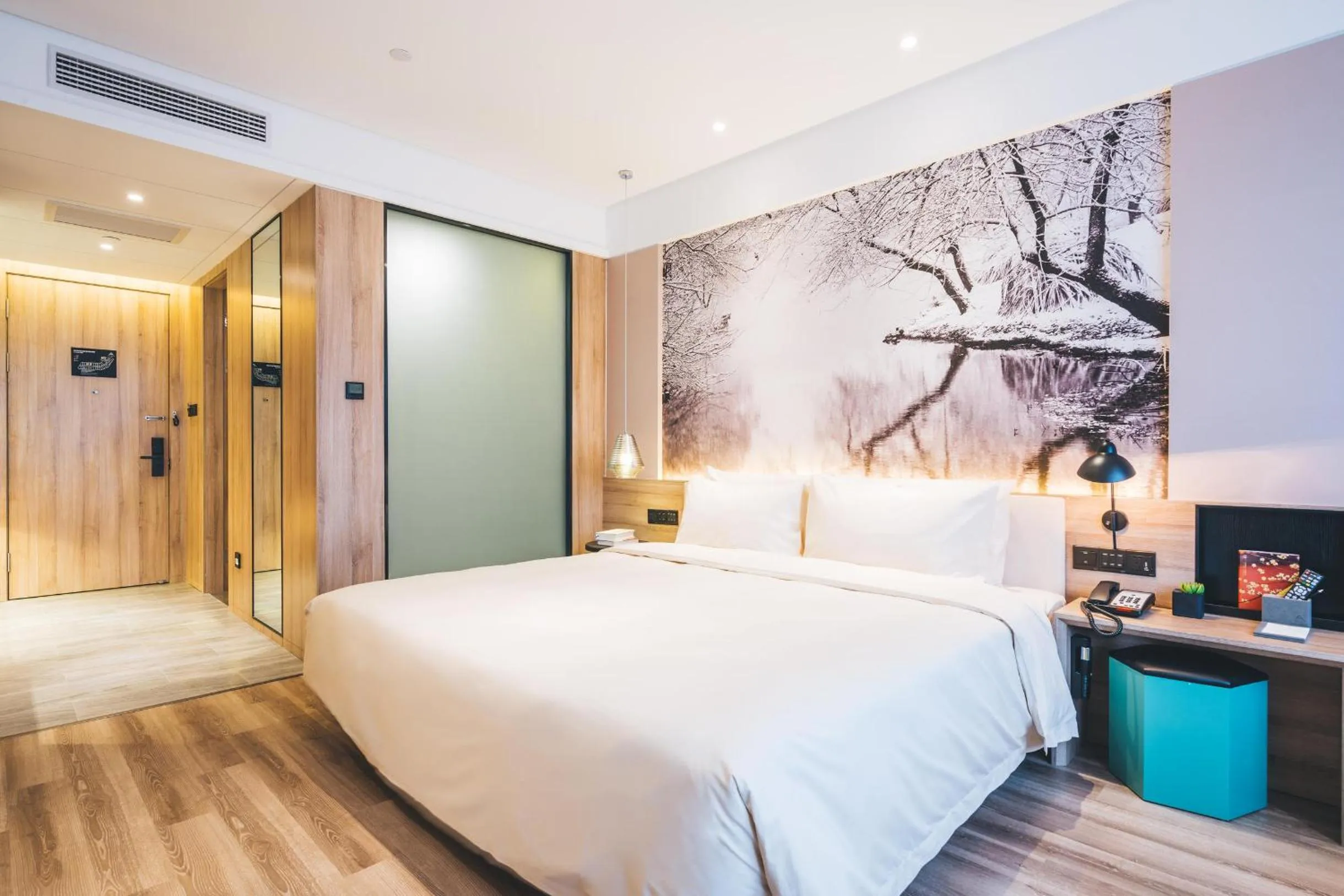 Bed in Atour Hotel Hongqiao Hub National Exhibition Center Shanghai