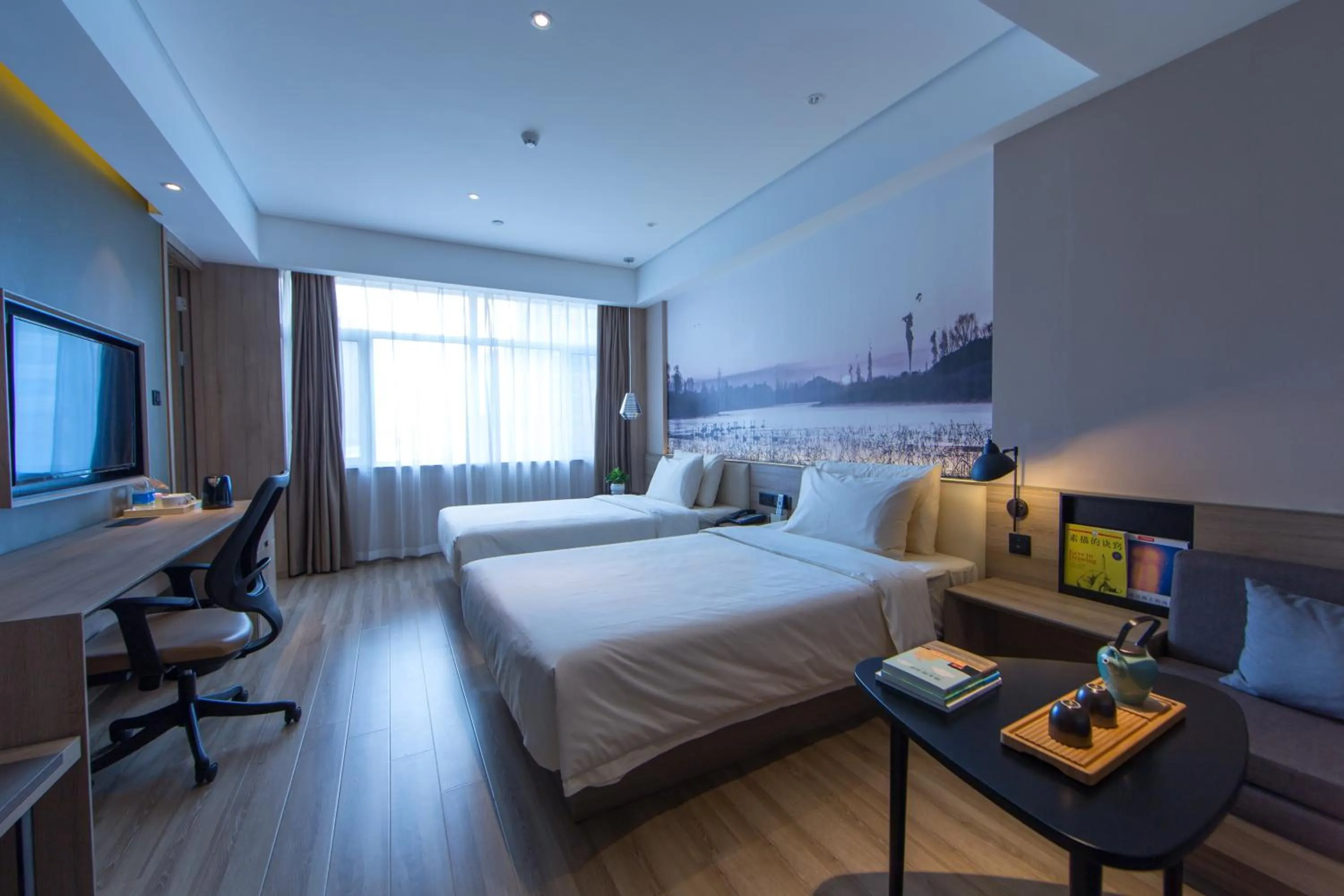 Photo of the whole room, Bed in Atour Hotel Yingxiongshan Road Jinan