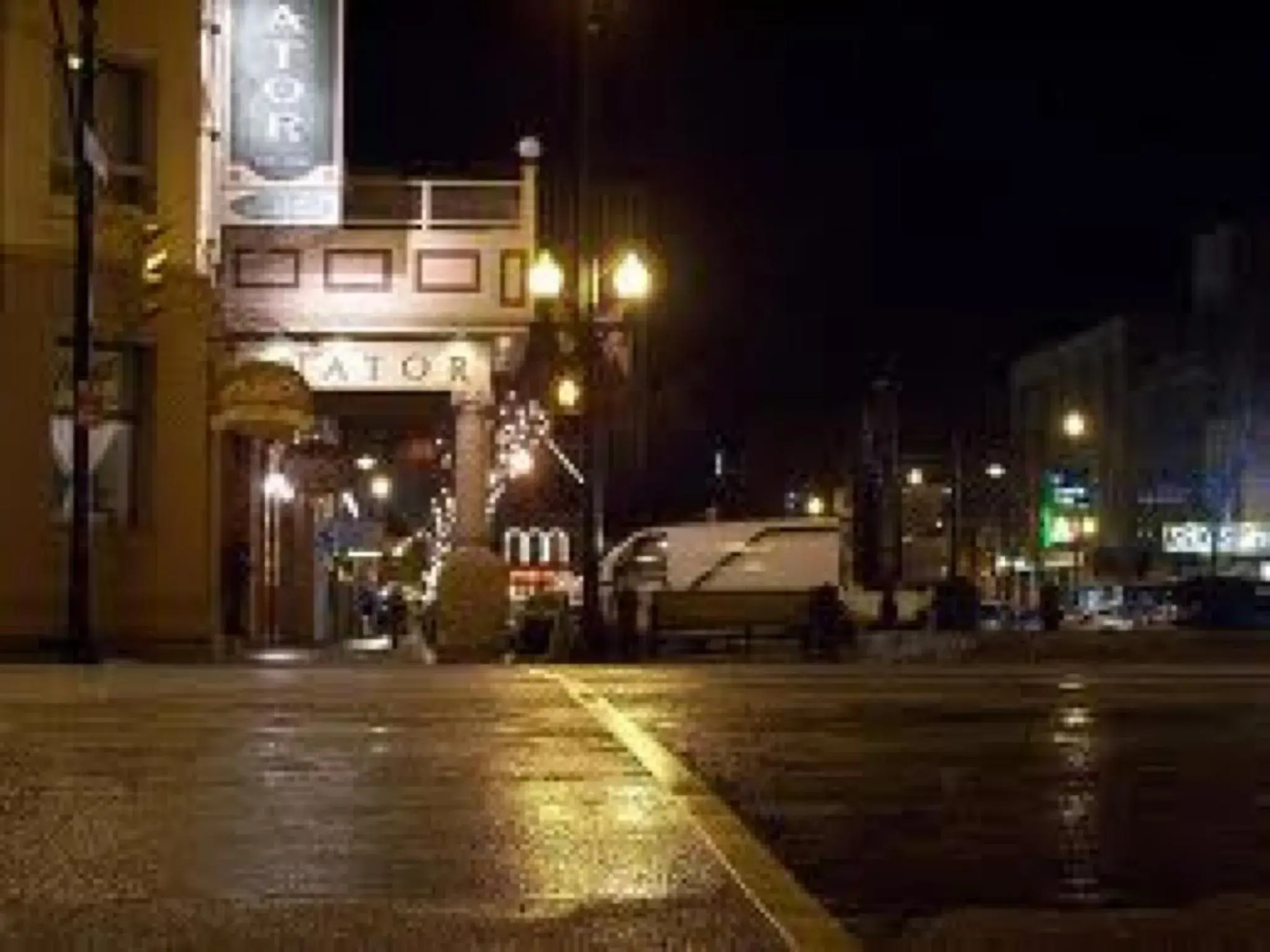 Facade/entrance in Hotel Senator Facade/entrance in Hotel Senator