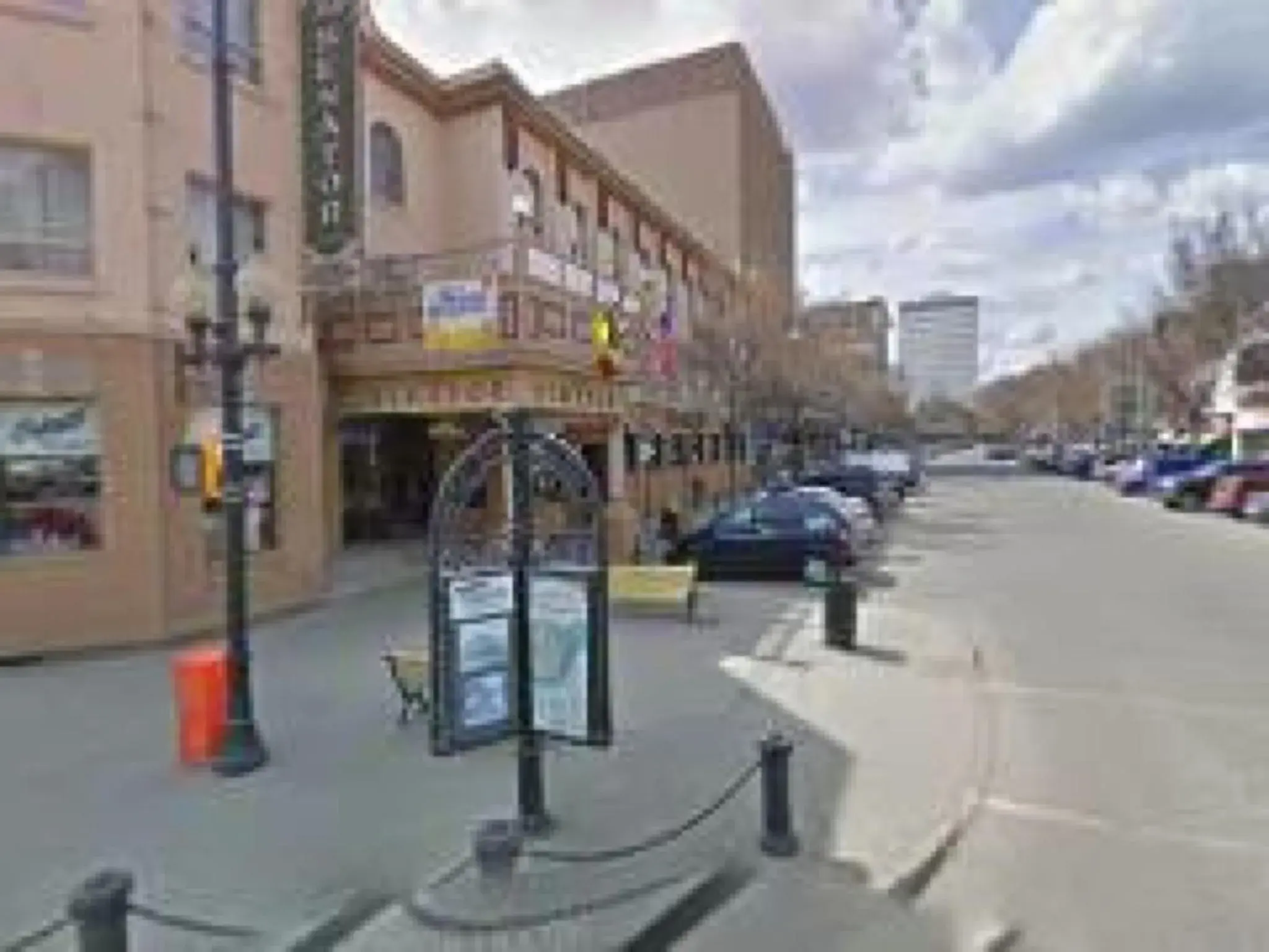 Facade/entrance in Hotel Senator Facade/entrance in Hotel Senator