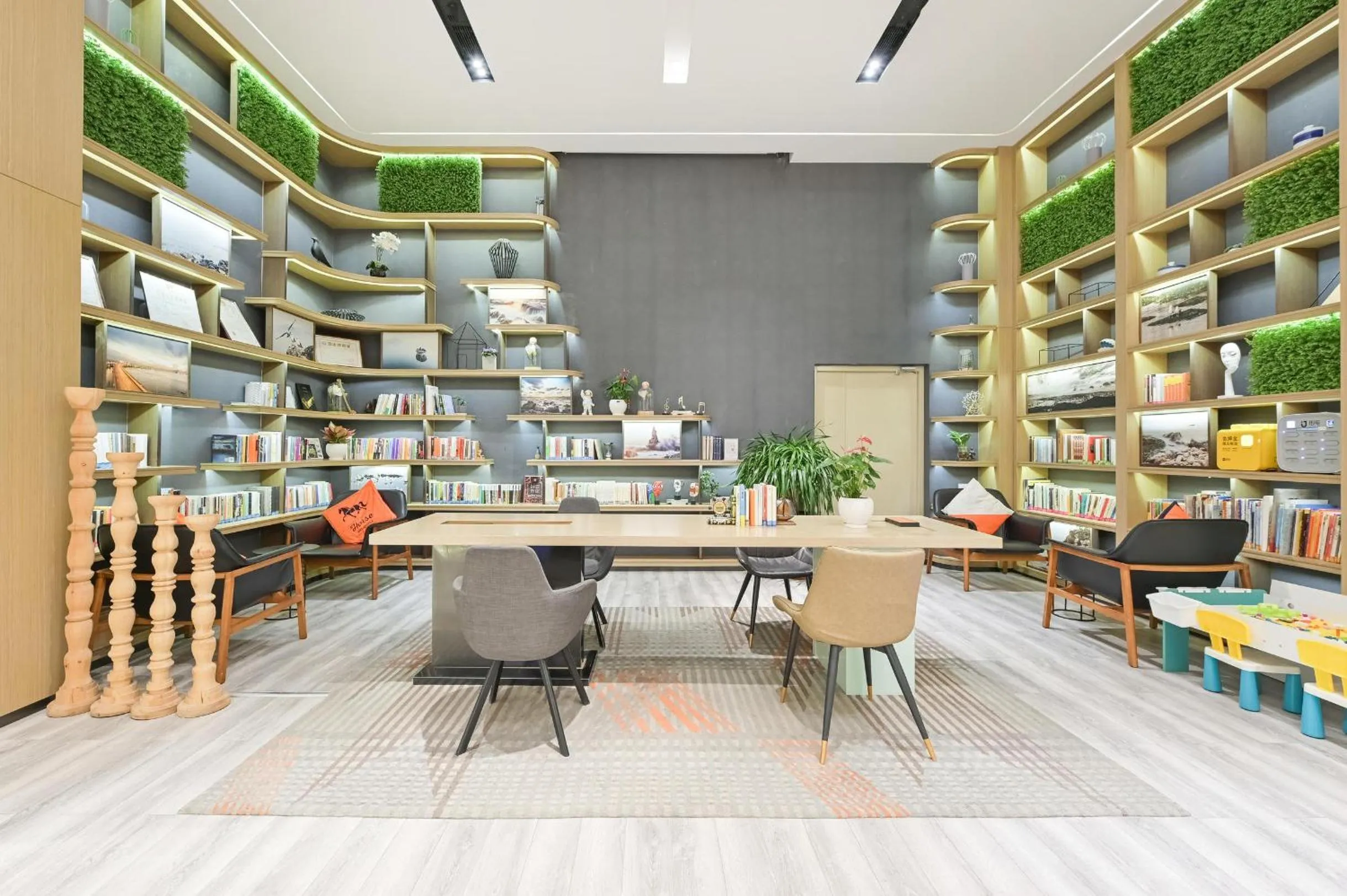 Atour Hotel Railway Station Dalian