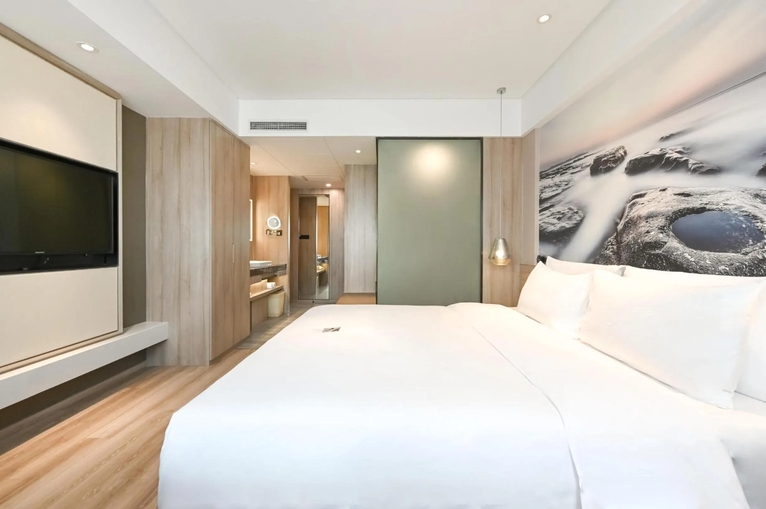 Bed in Atour Hotel Railway Station Dalian