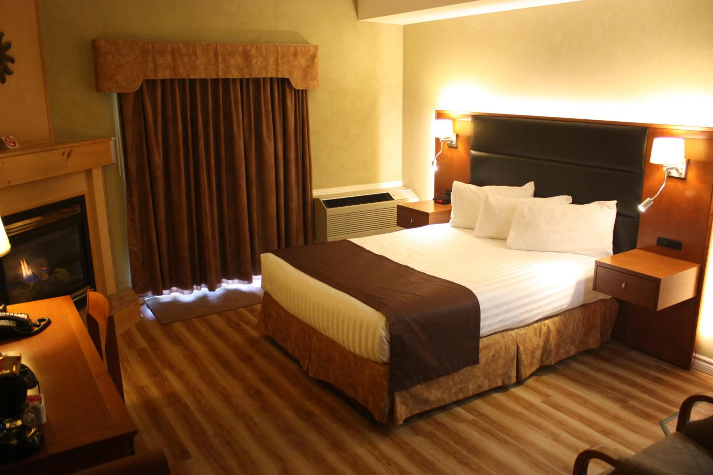 Photo of the whole room, Bed in Cedar Meadows Resort & Spa, an Ascend Collection Resort