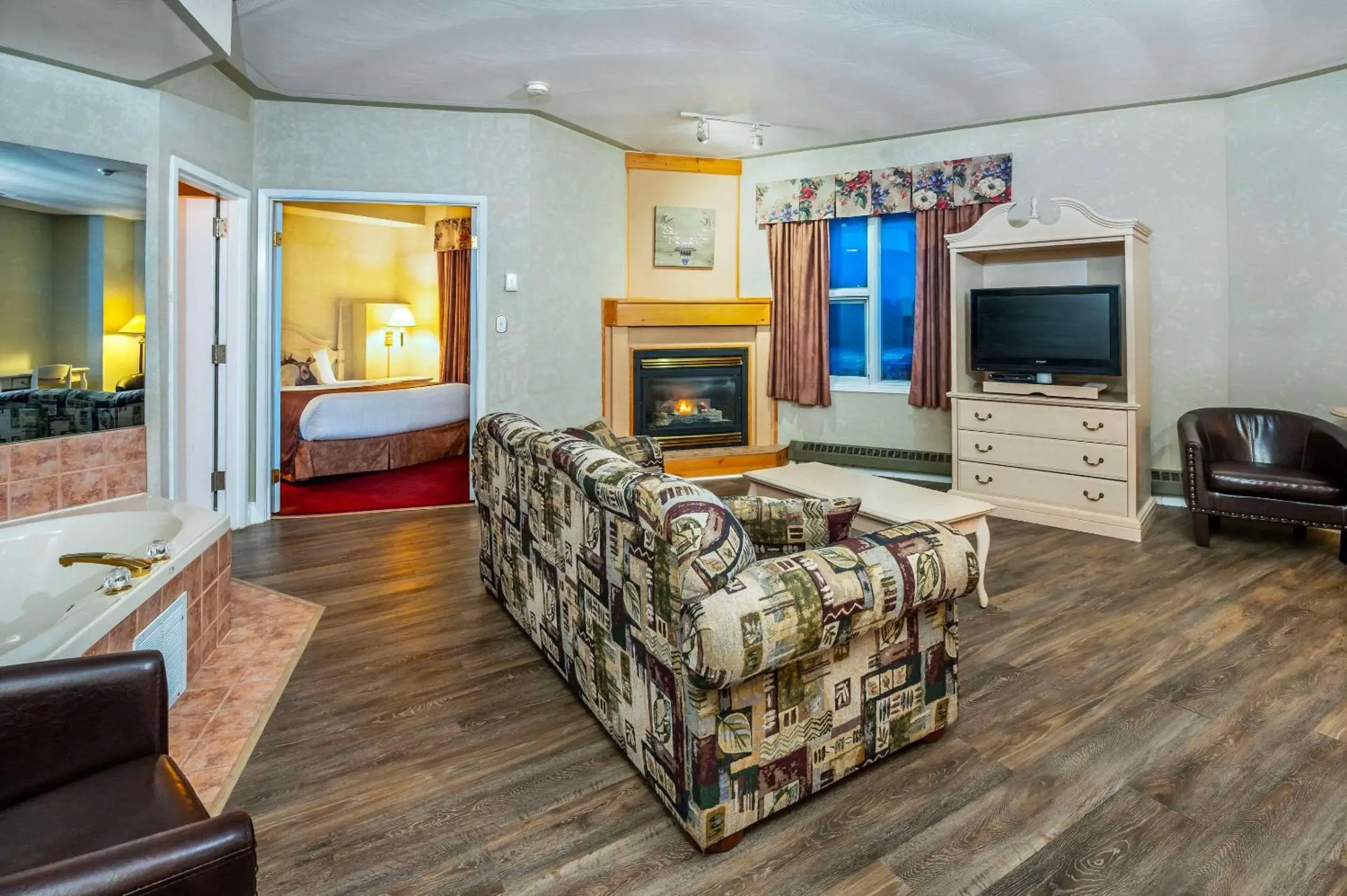 Bed in Cedar Meadows Resort & Spa, an Ascend Collection Resort Bed in Cedar Meadows Resort & Spa, an Ascend Collection Resort