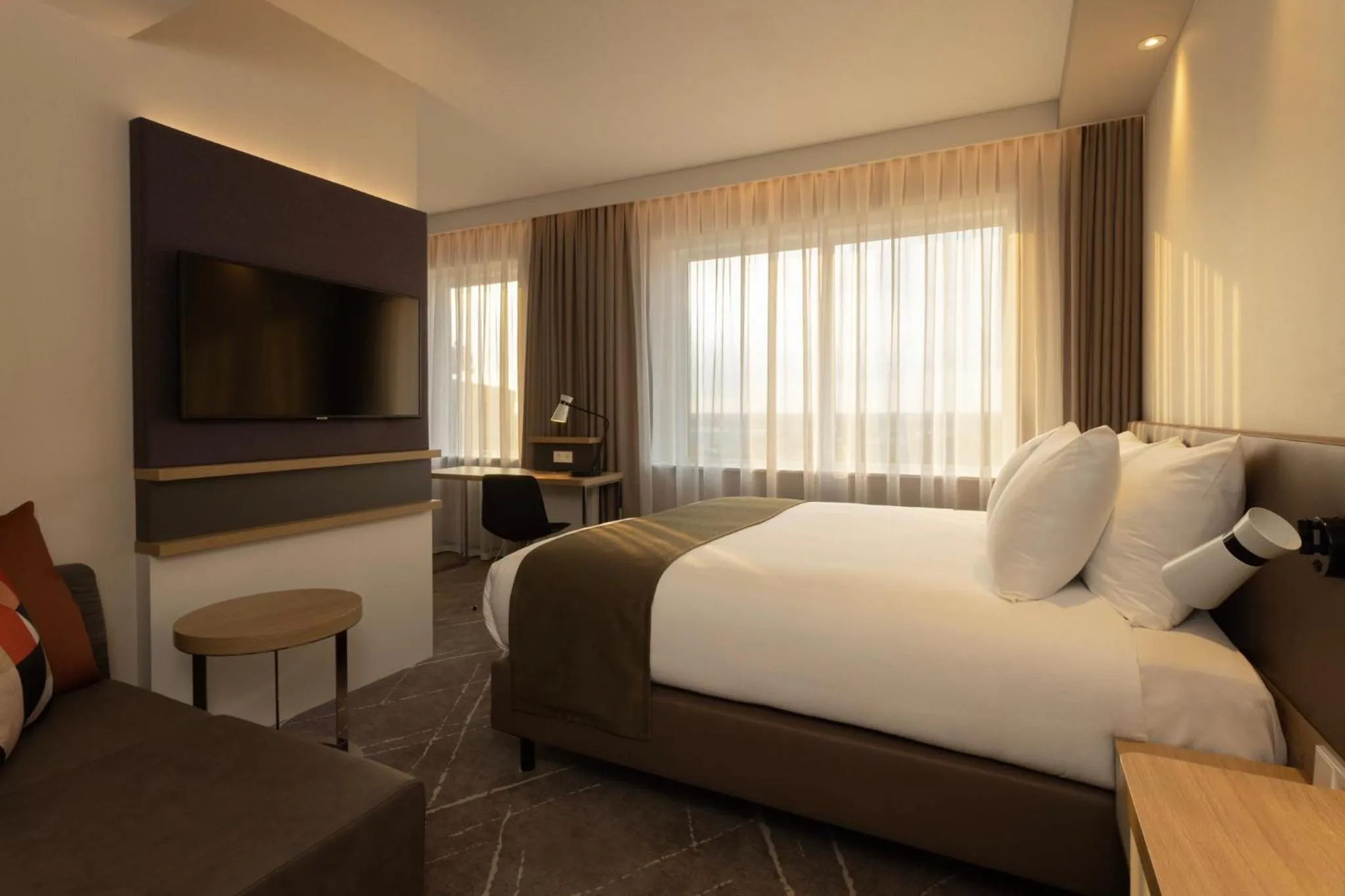 Photo of the whole room, Bed in Holiday Inn - Eindhoven Airport by IHG