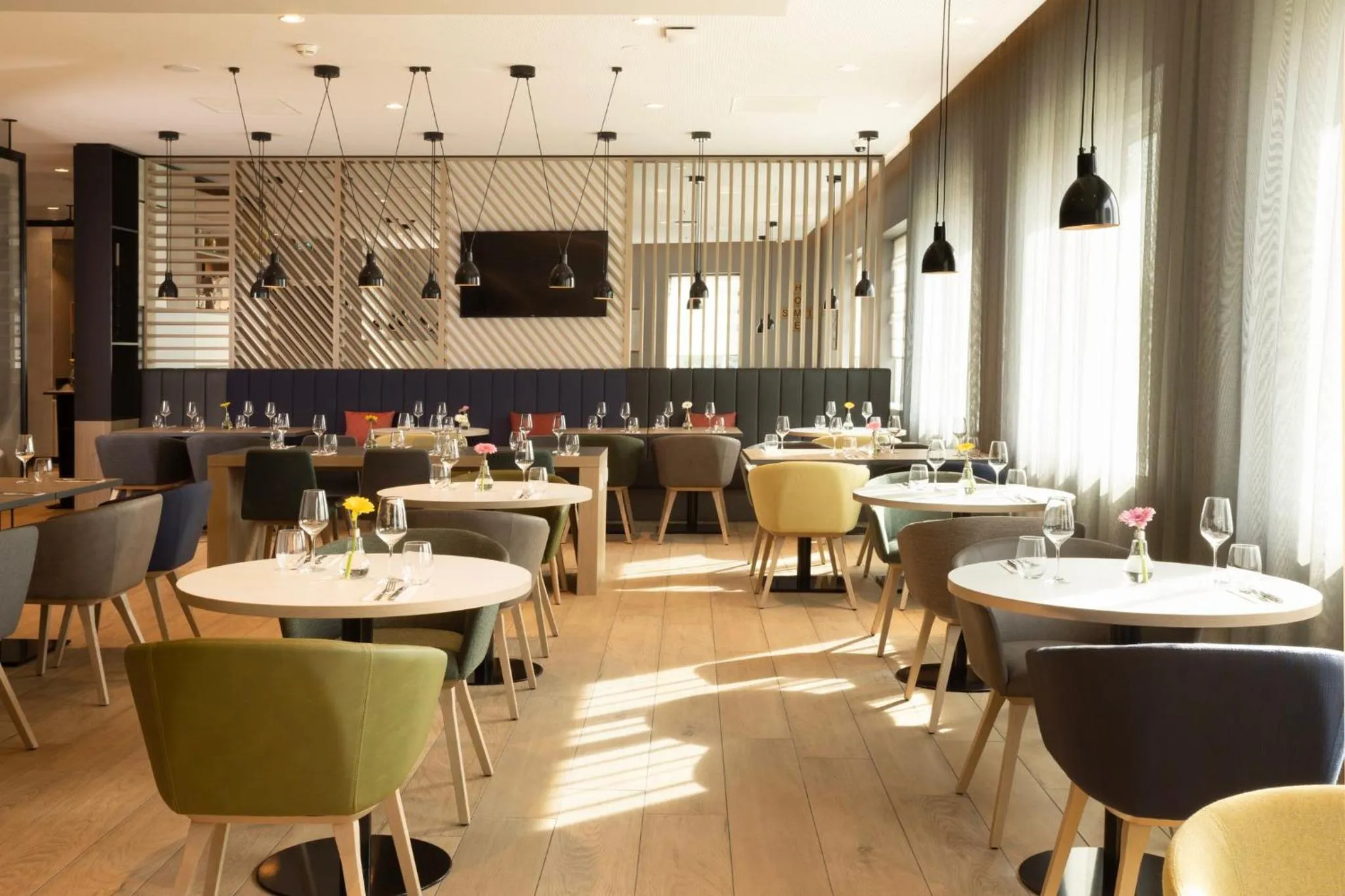 Restaurant/places to eat in Holiday Inn - Eindhoven Airport by IHG