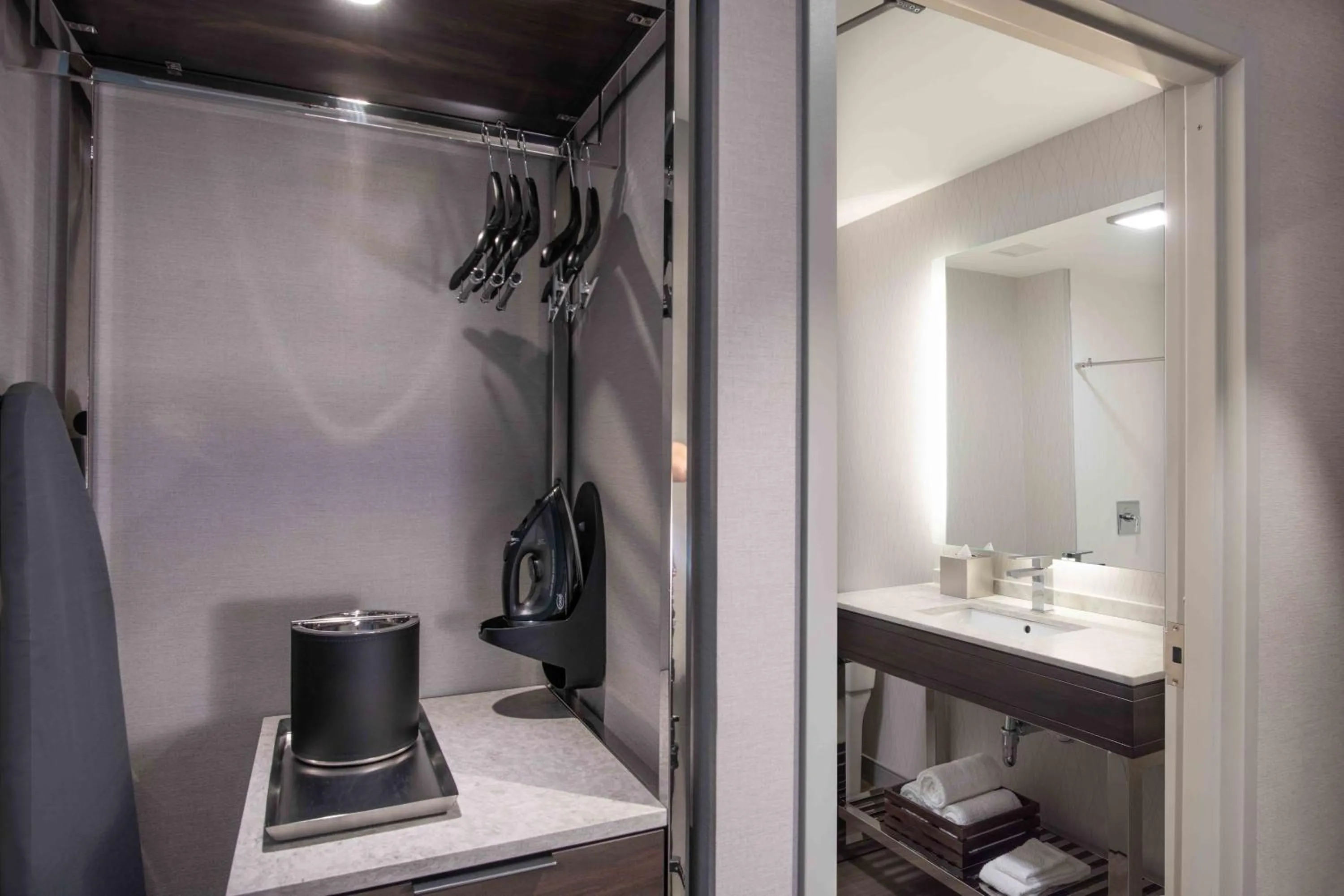 Photo of the whole room in Holiday Inn Express - Boston South - Quincy by IHG