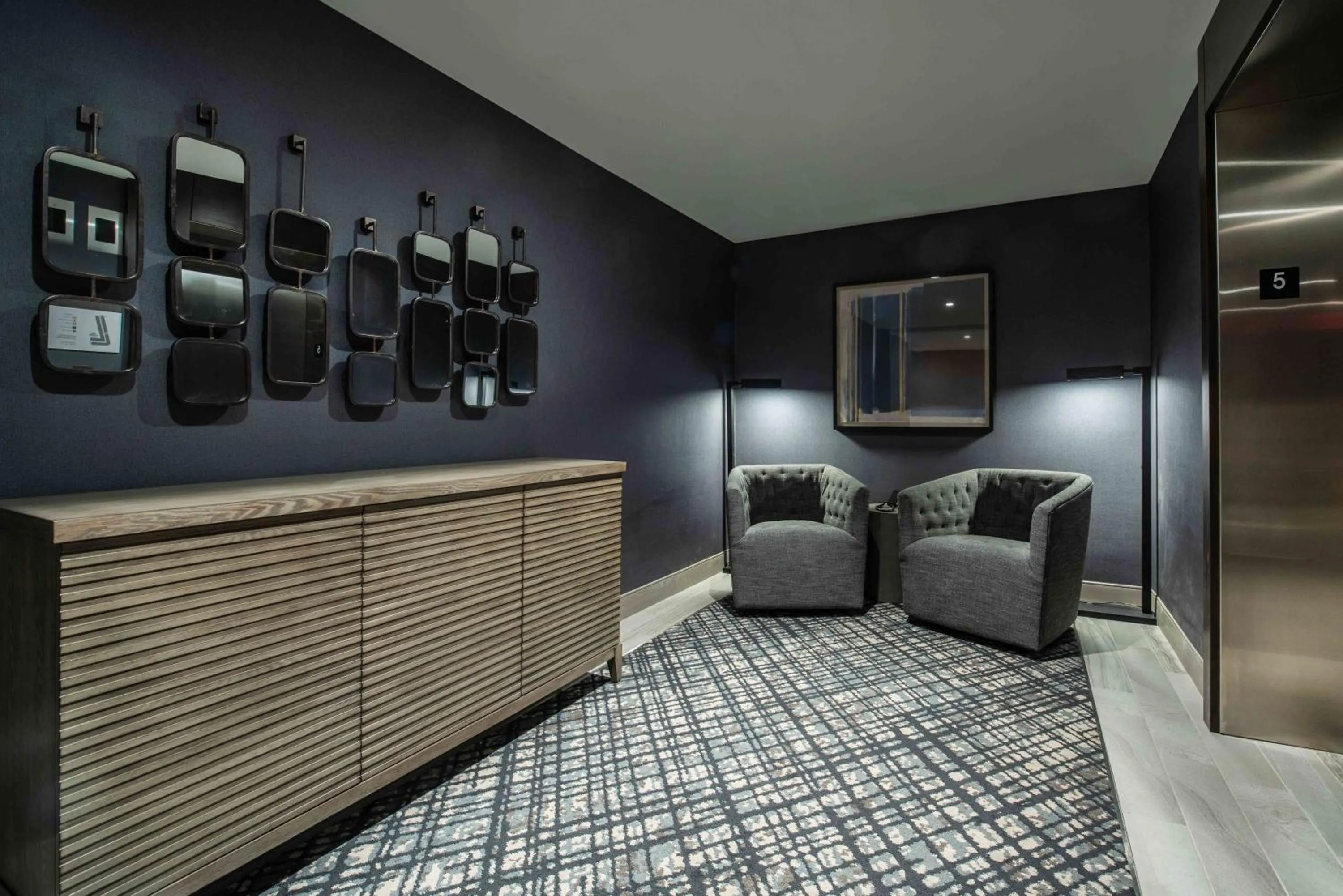 Lobby or reception in Holiday Inn Express - Boston South - Quincy by IHG