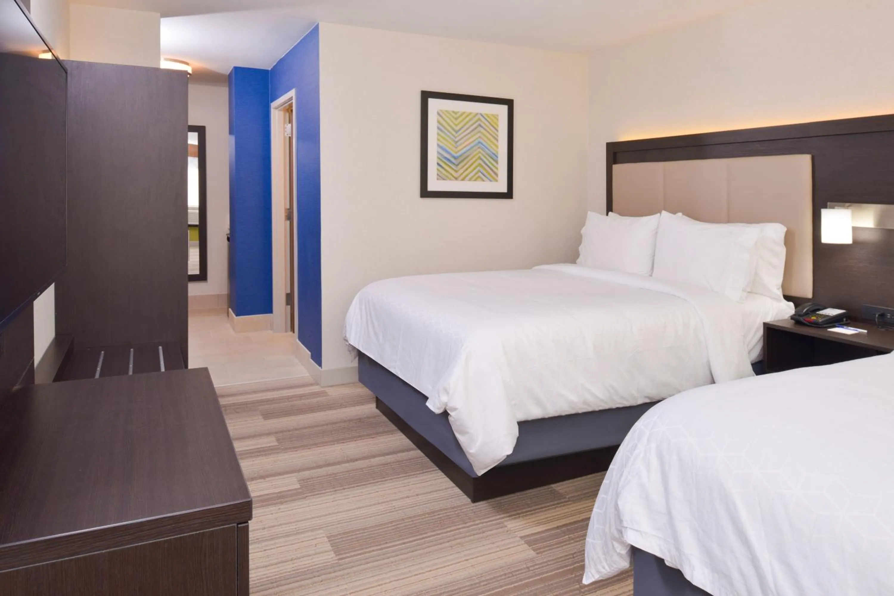Bedroom, Bed in Holiday Inn Express & Suites - Shreveport - Downtown by IHG