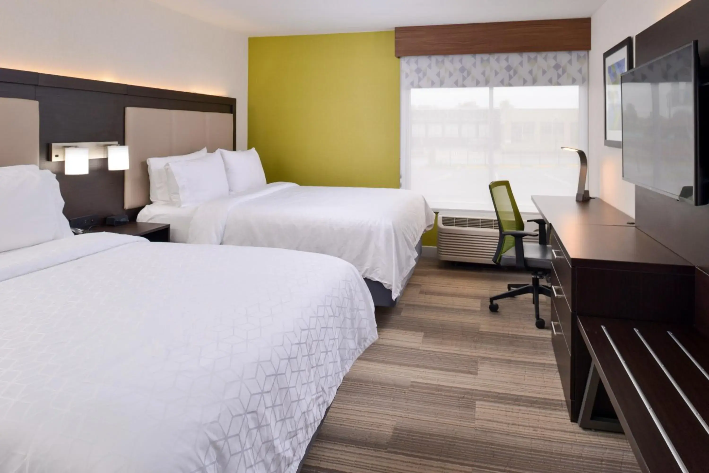Double Room with Two Double Beds and Accessible Roll In Shower - Non-Smoking in Holiday Inn Express & Suites - Shreveport - Downtown by IHG Double Room with Two Double Beds and Accessible Roll In Shower - Non-Smoking in Holiday Inn Express & Suites - Shreveport - Downtown by IHG