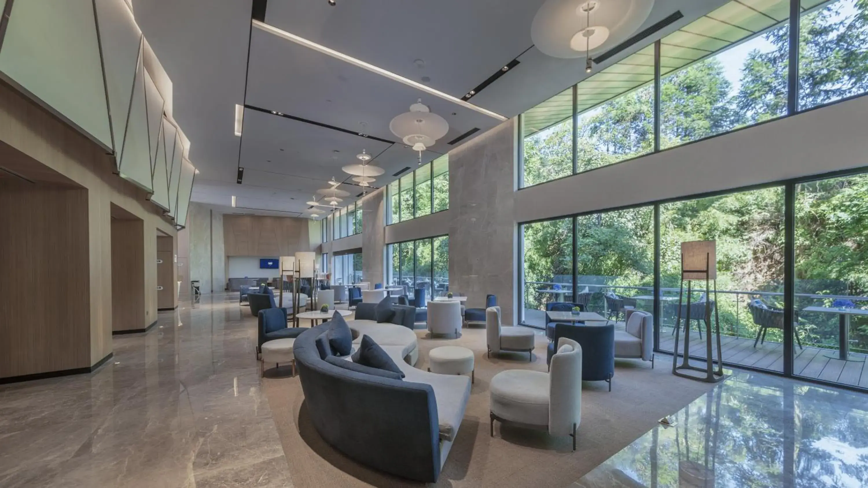 Property building in Holiday Inn Express Qiliping by IHG Property building in Holiday Inn Express Qiliping by IHG