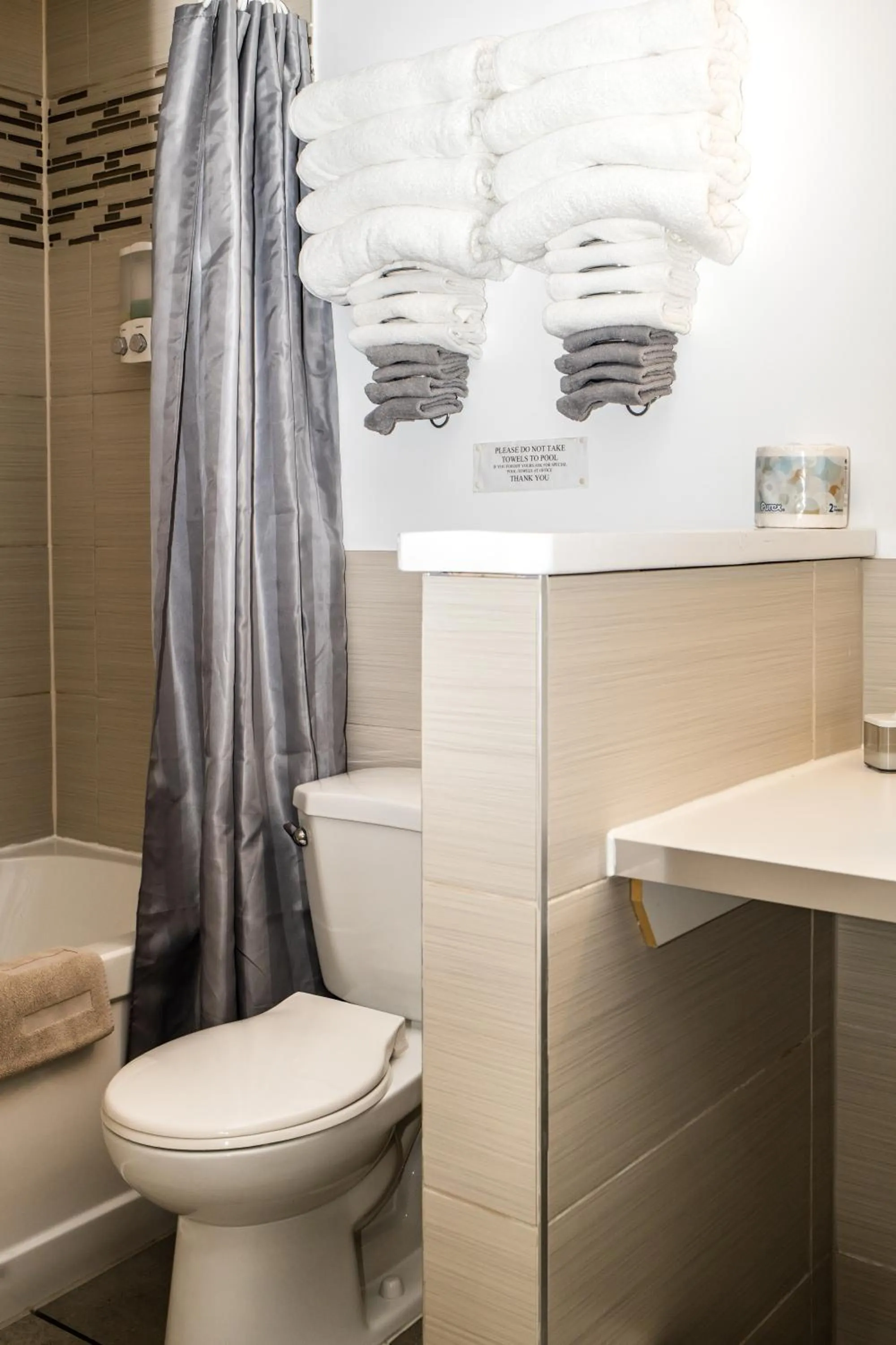 Bathroom in Crescent Motel