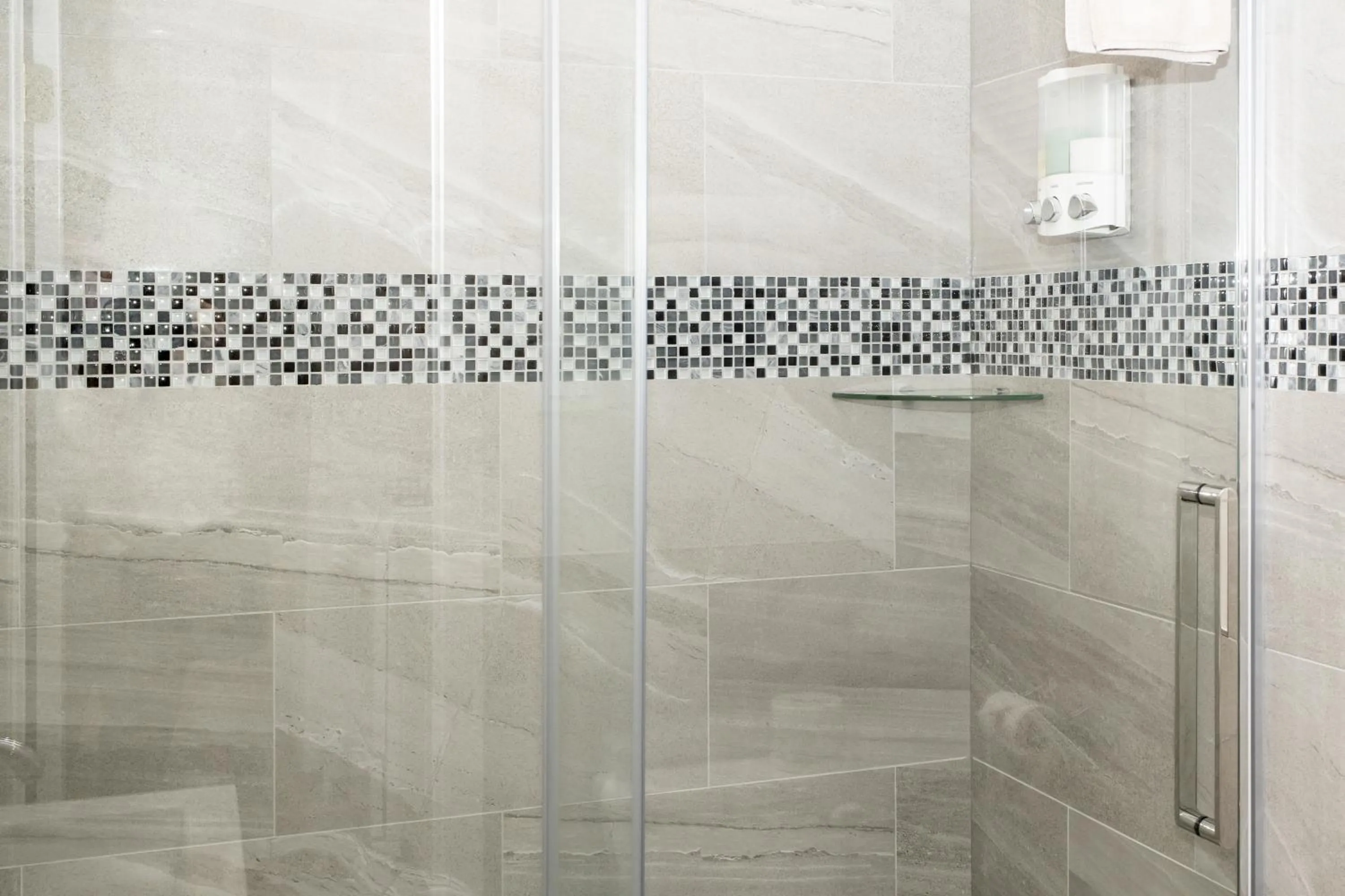 Shower in Crescent Motel