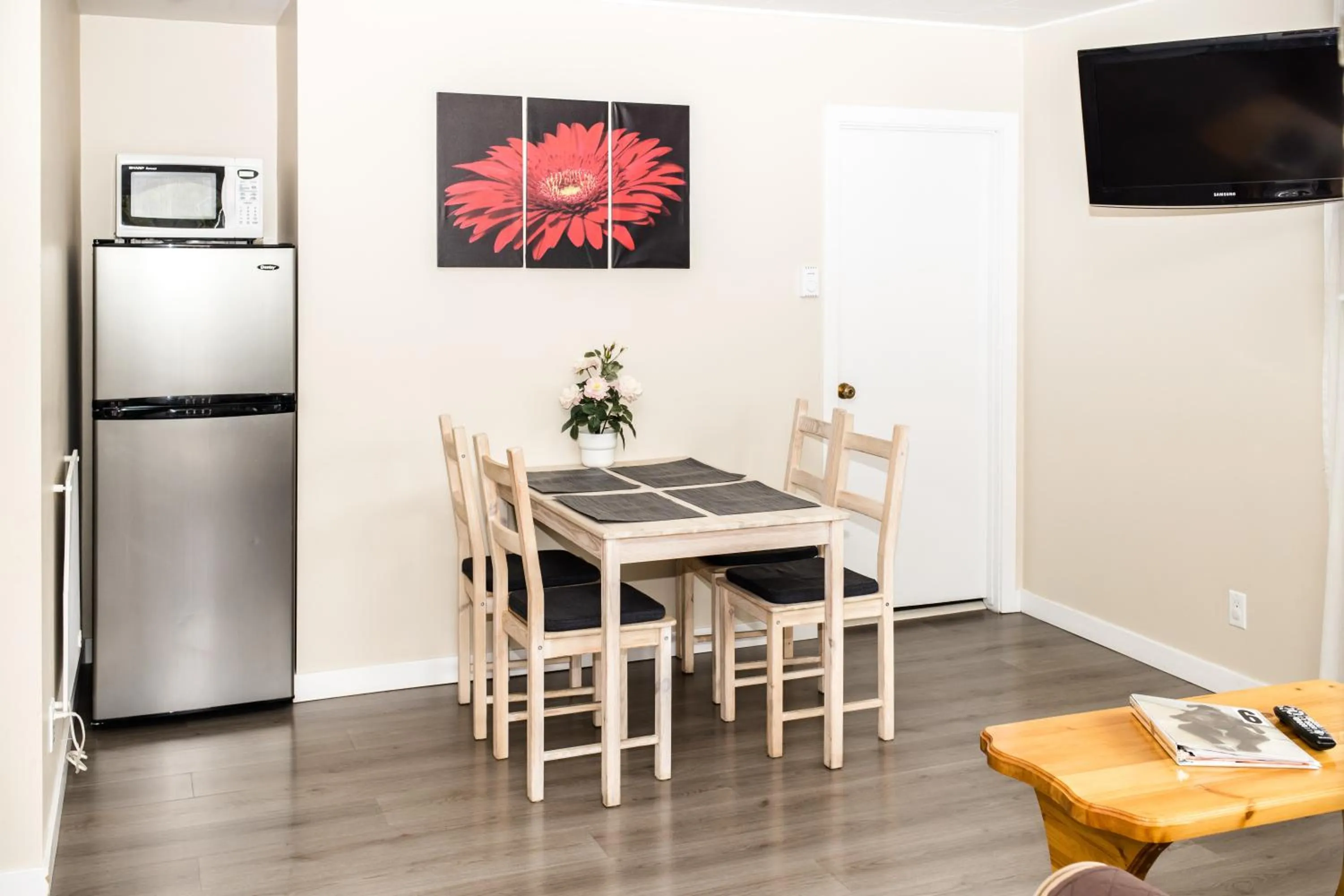 TV and multimedia in Crescent Motel