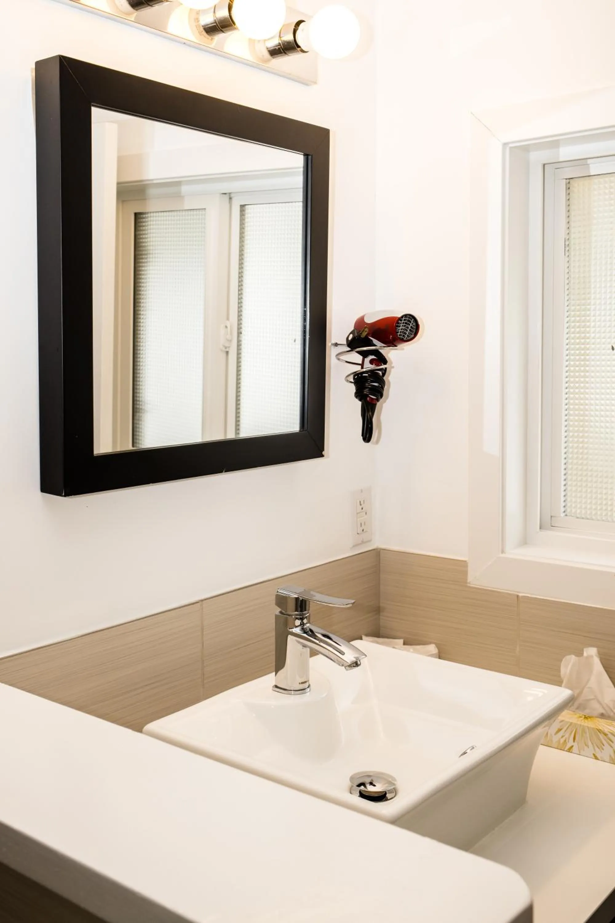 Bathroom in Crescent Motel