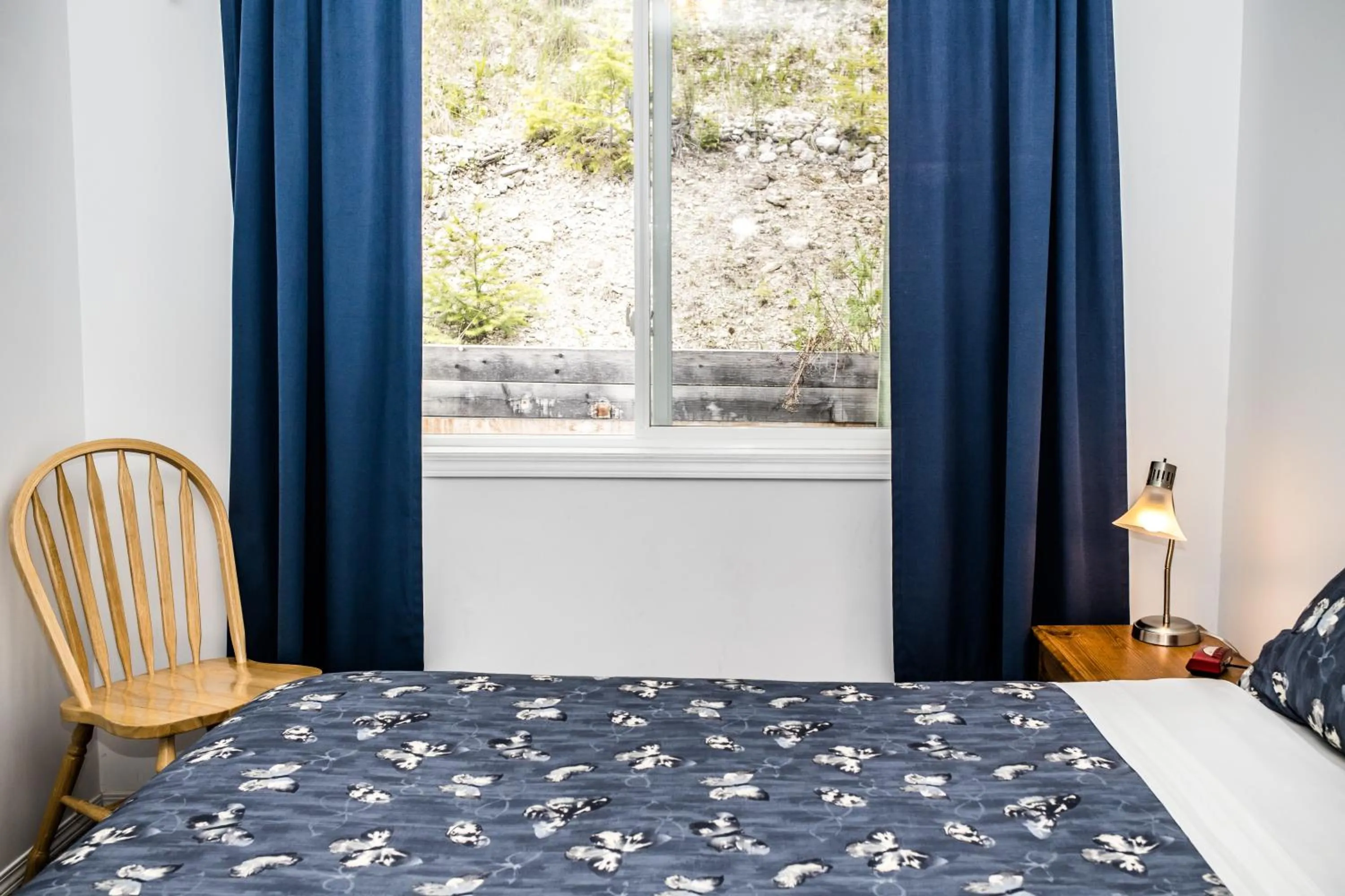 Bedroom, Bed in Crescent Motel