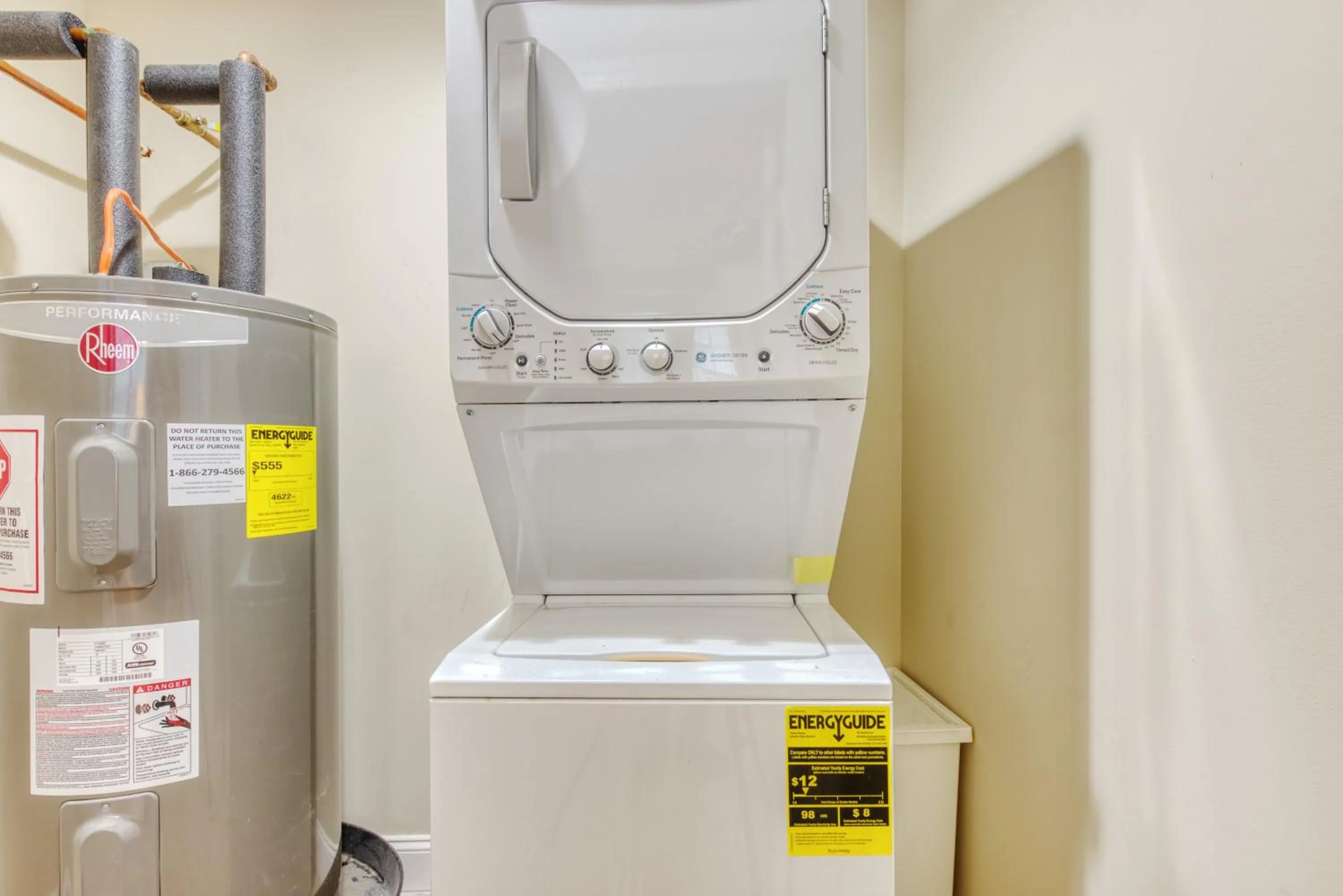 washing machine in The Cherry Suites - Chinatown