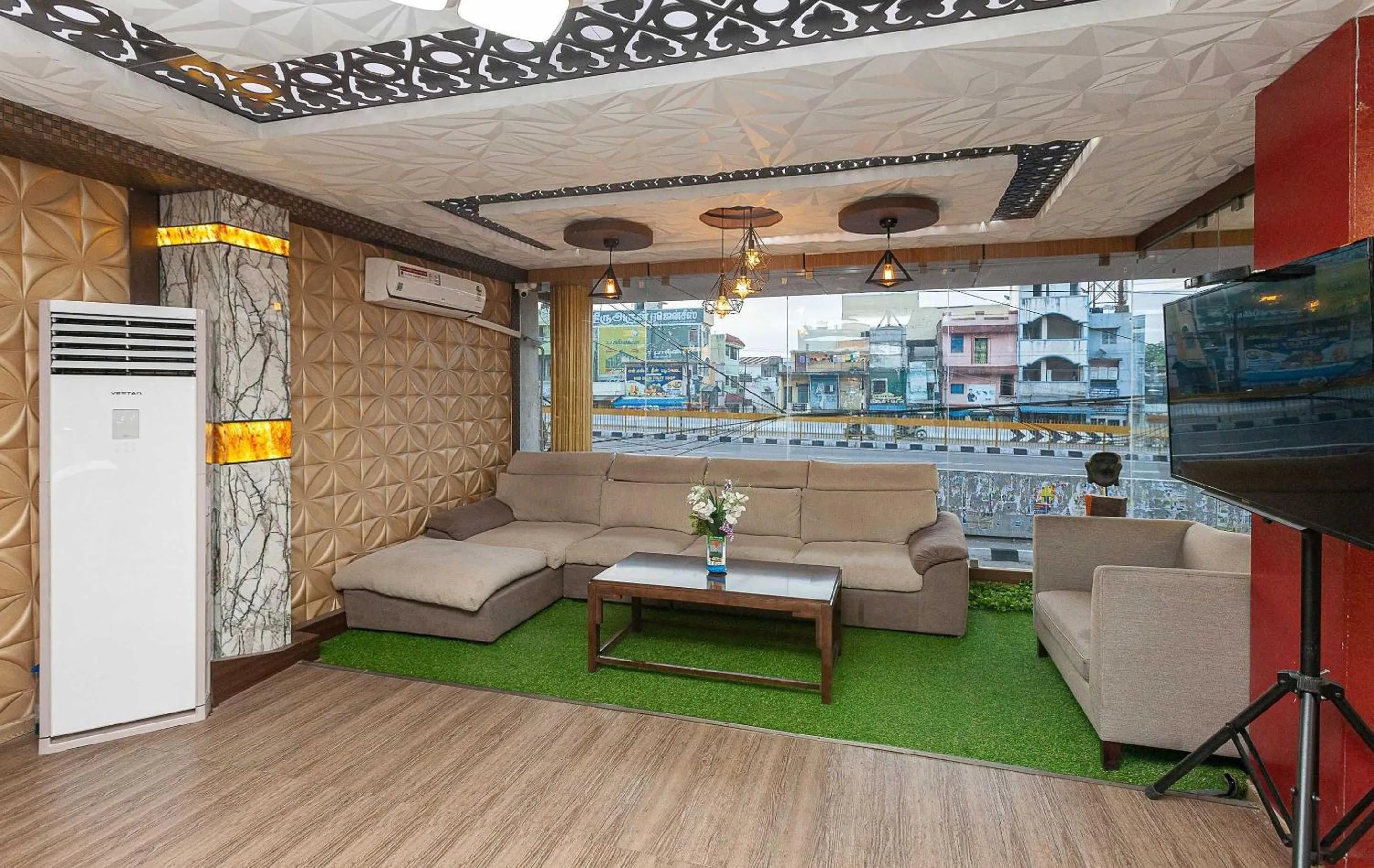 Living room in Collection O Prince Park