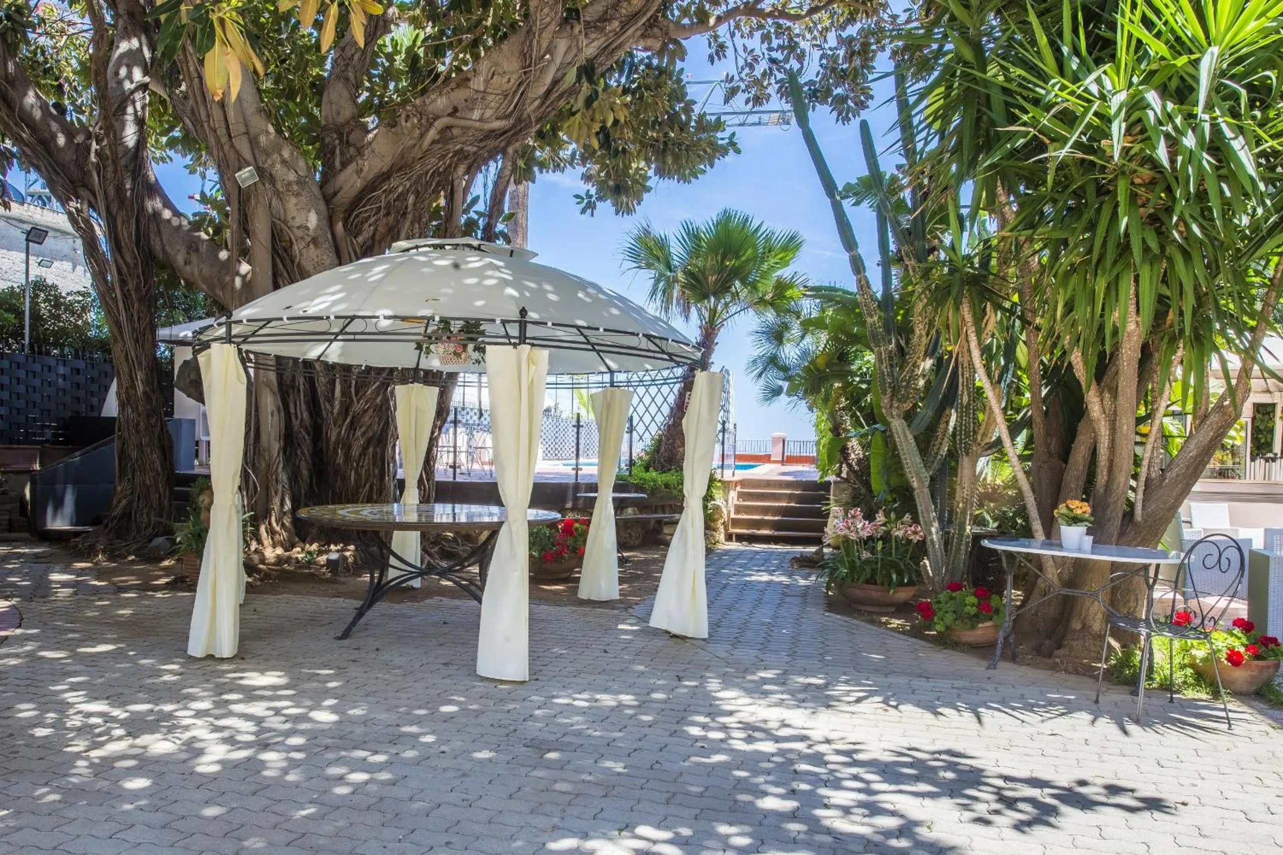 Patio in B&B Villa Liberty sul mare