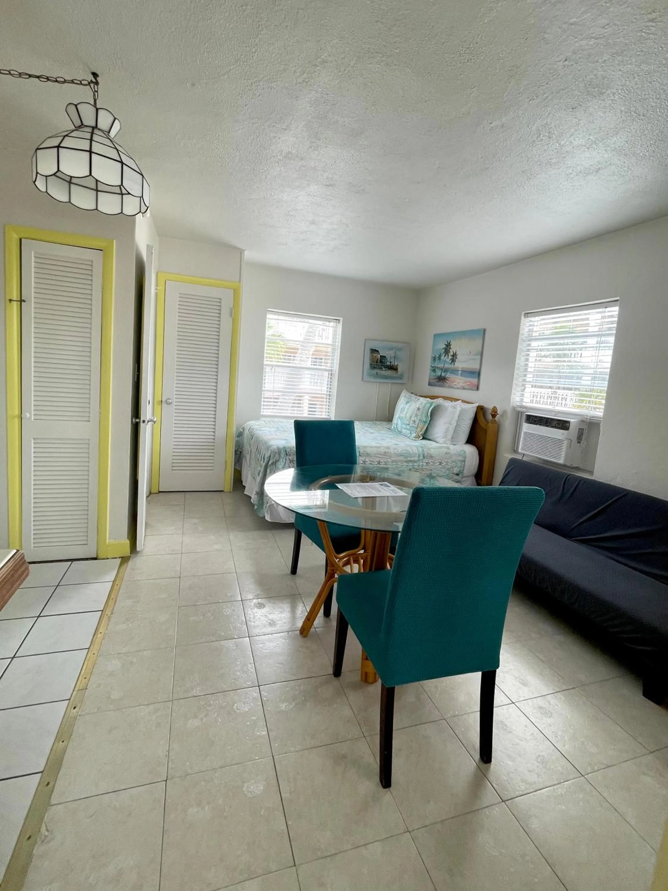 Bed in Coconut Cove Resort & Marina