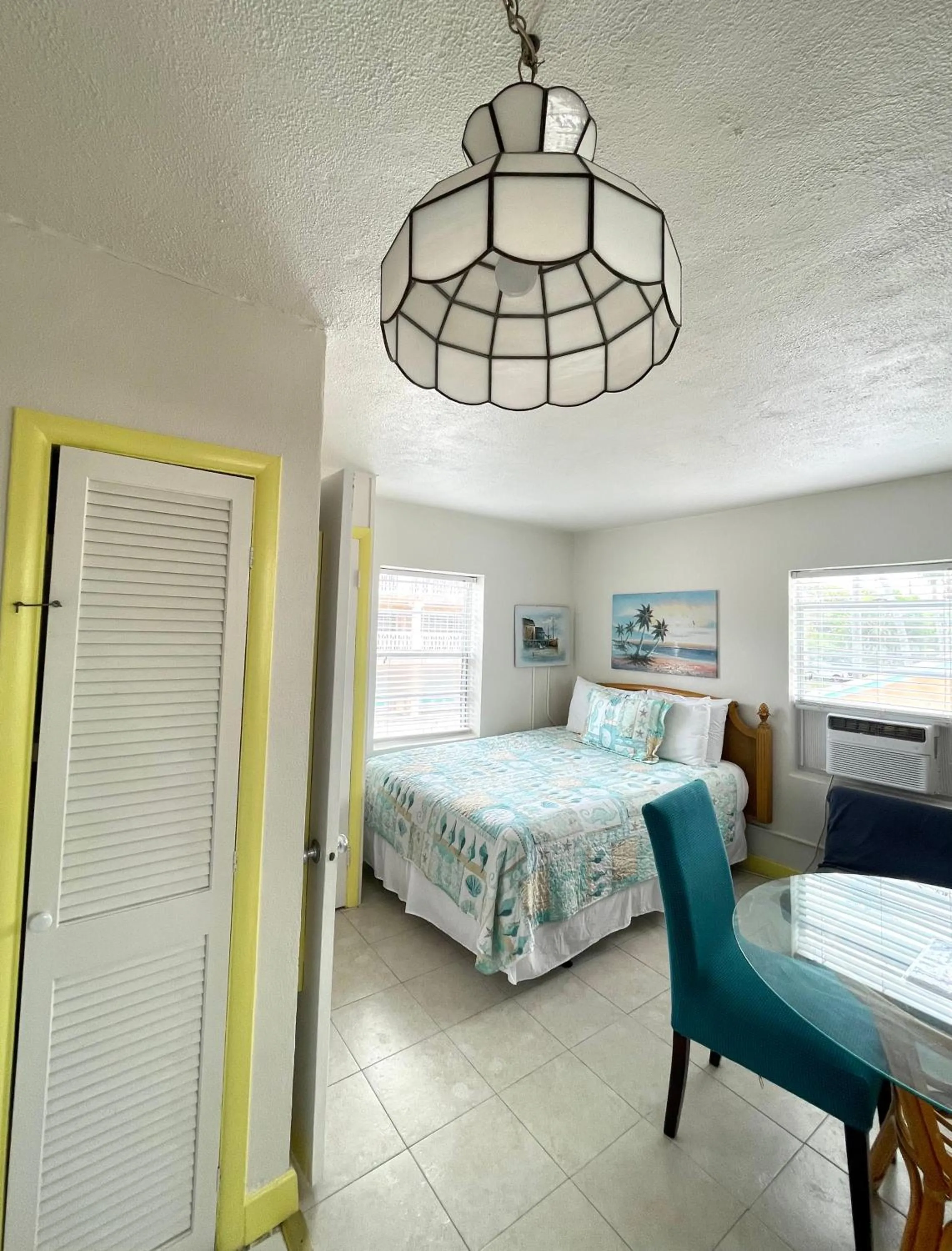 Bed in Coconut Cove Resort & Marina