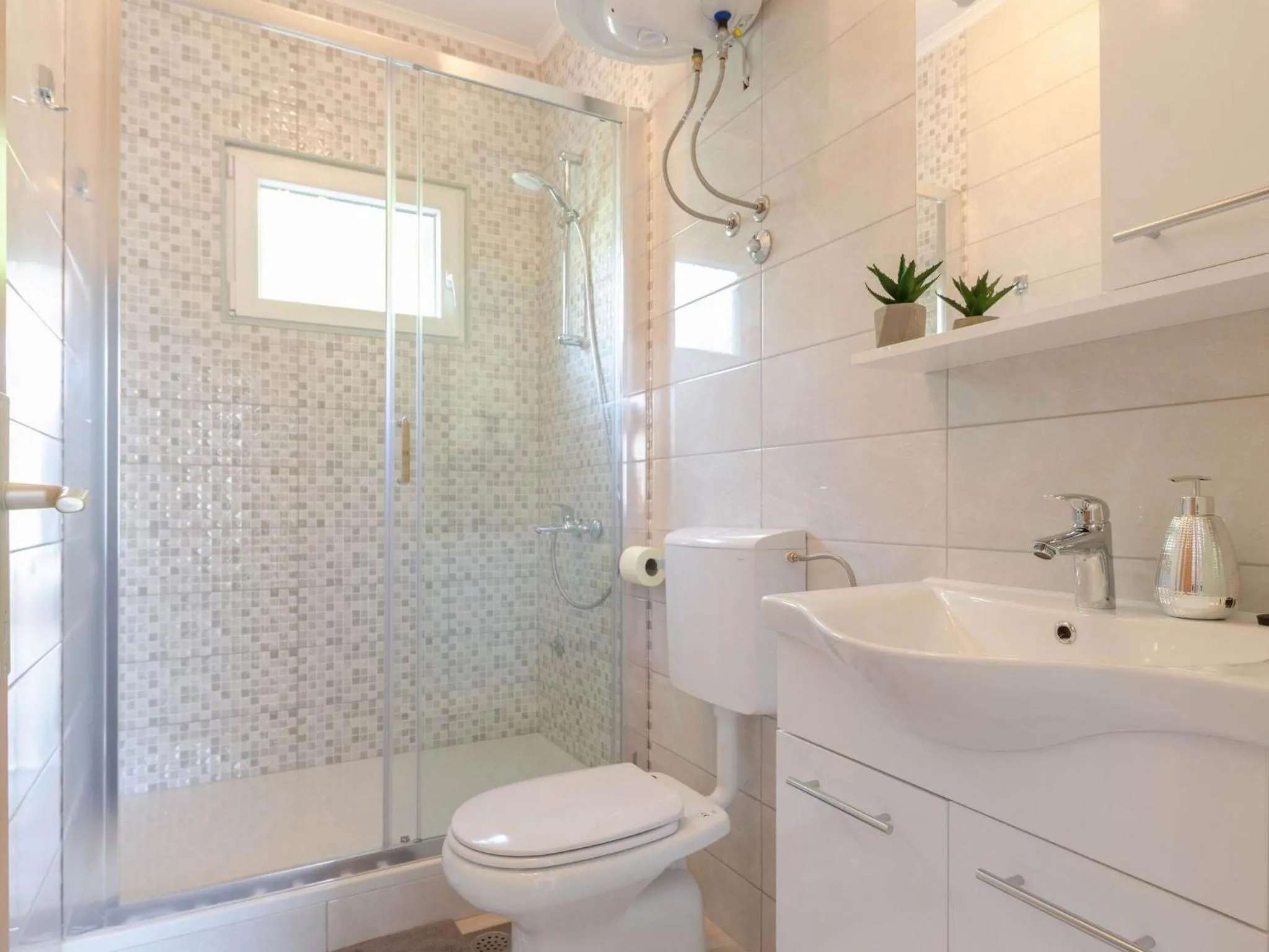 Bathroom in Apartments K & N