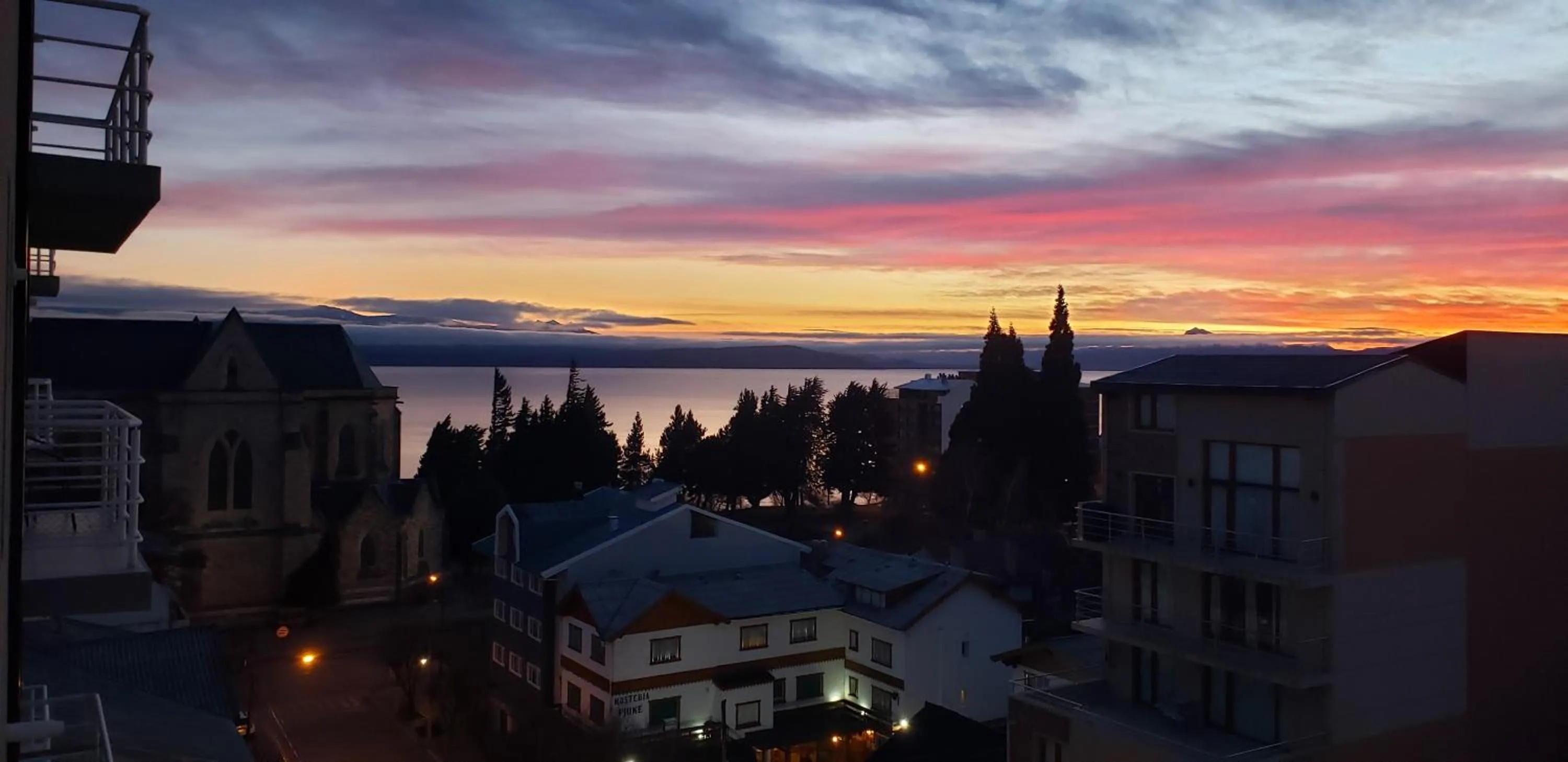 Sunrise in Bariloche Apartment