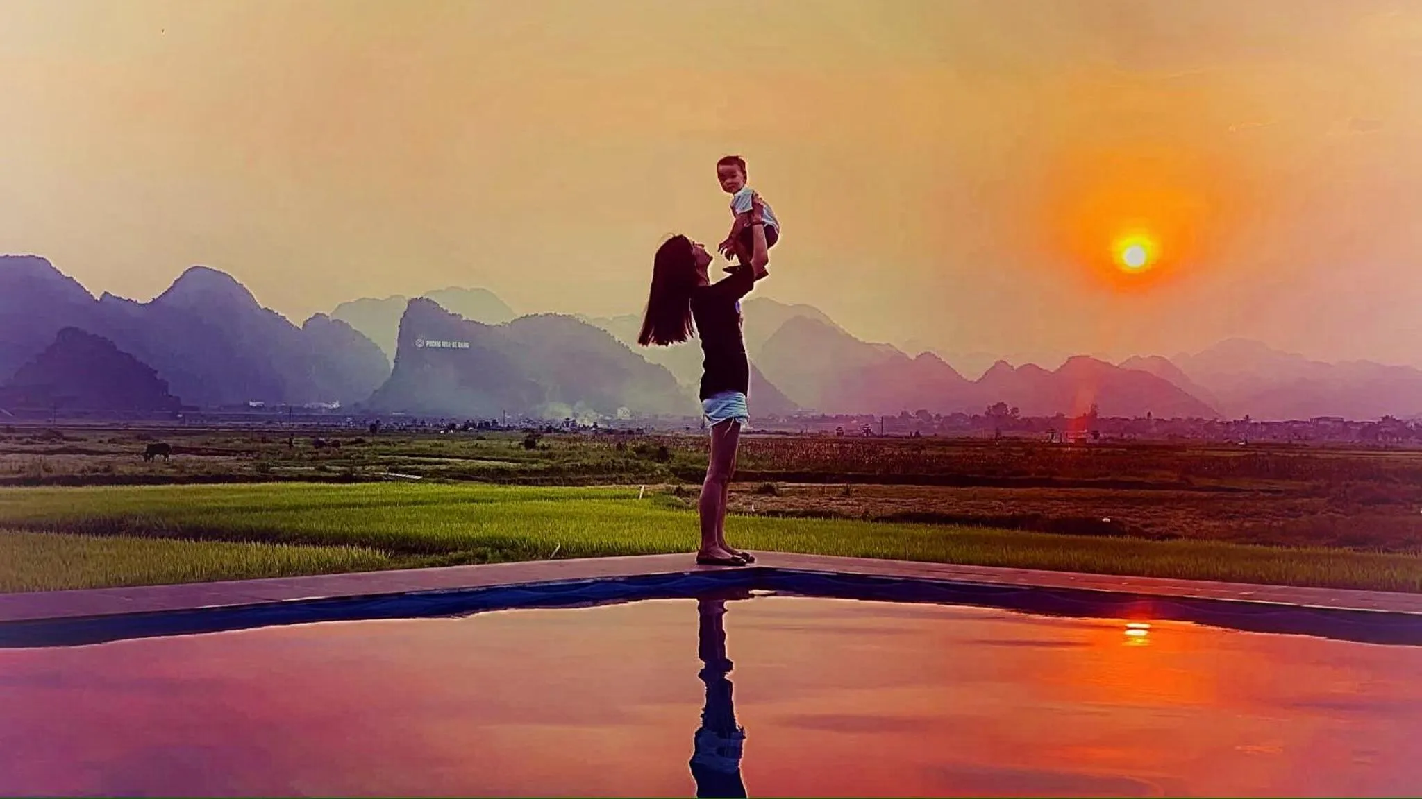 People in Karst Villas Phong Nha