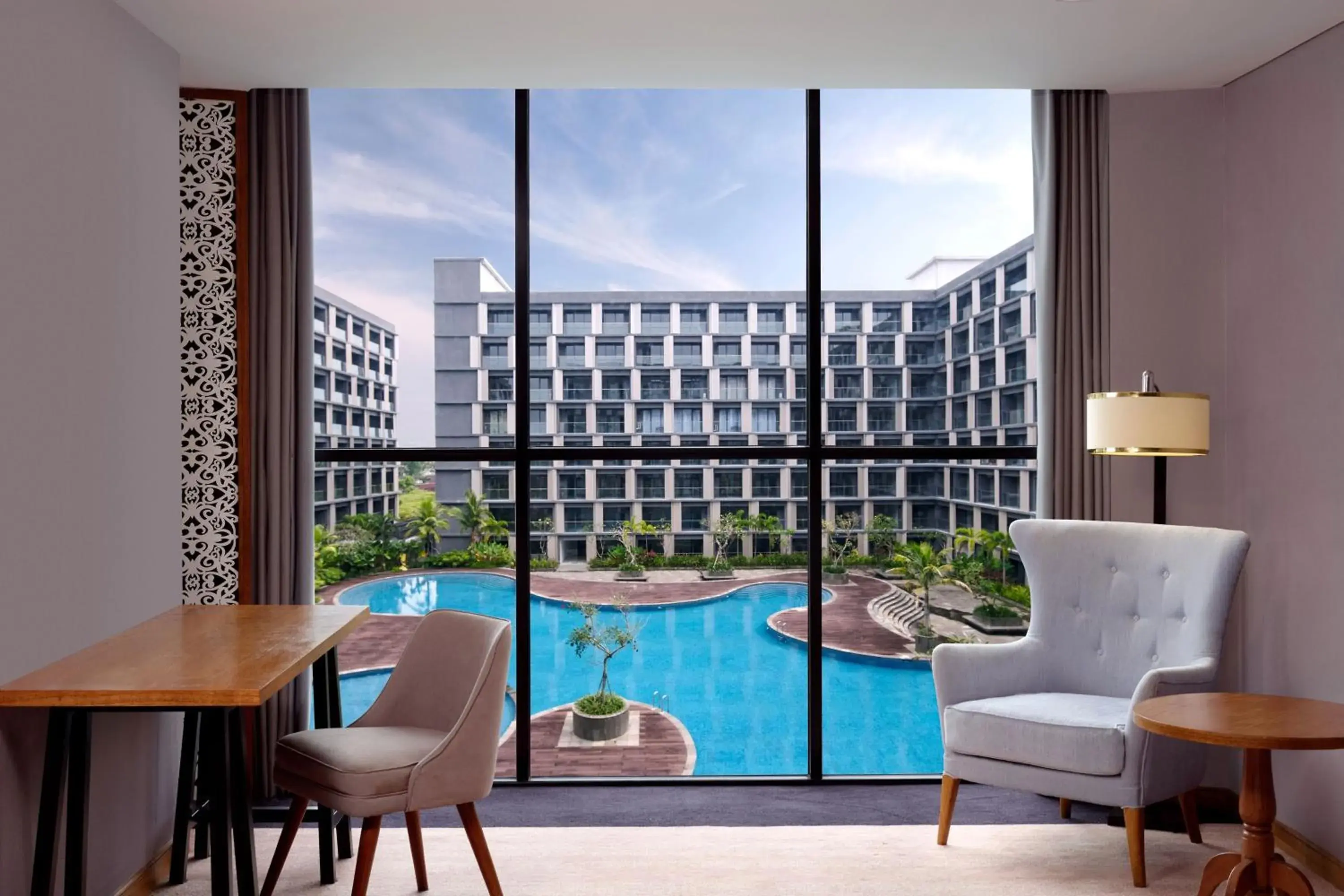 Swimming pool in Four Points by Sheraton Balikpapan Swimming pool in Four Points by Sheraton Balikpapan