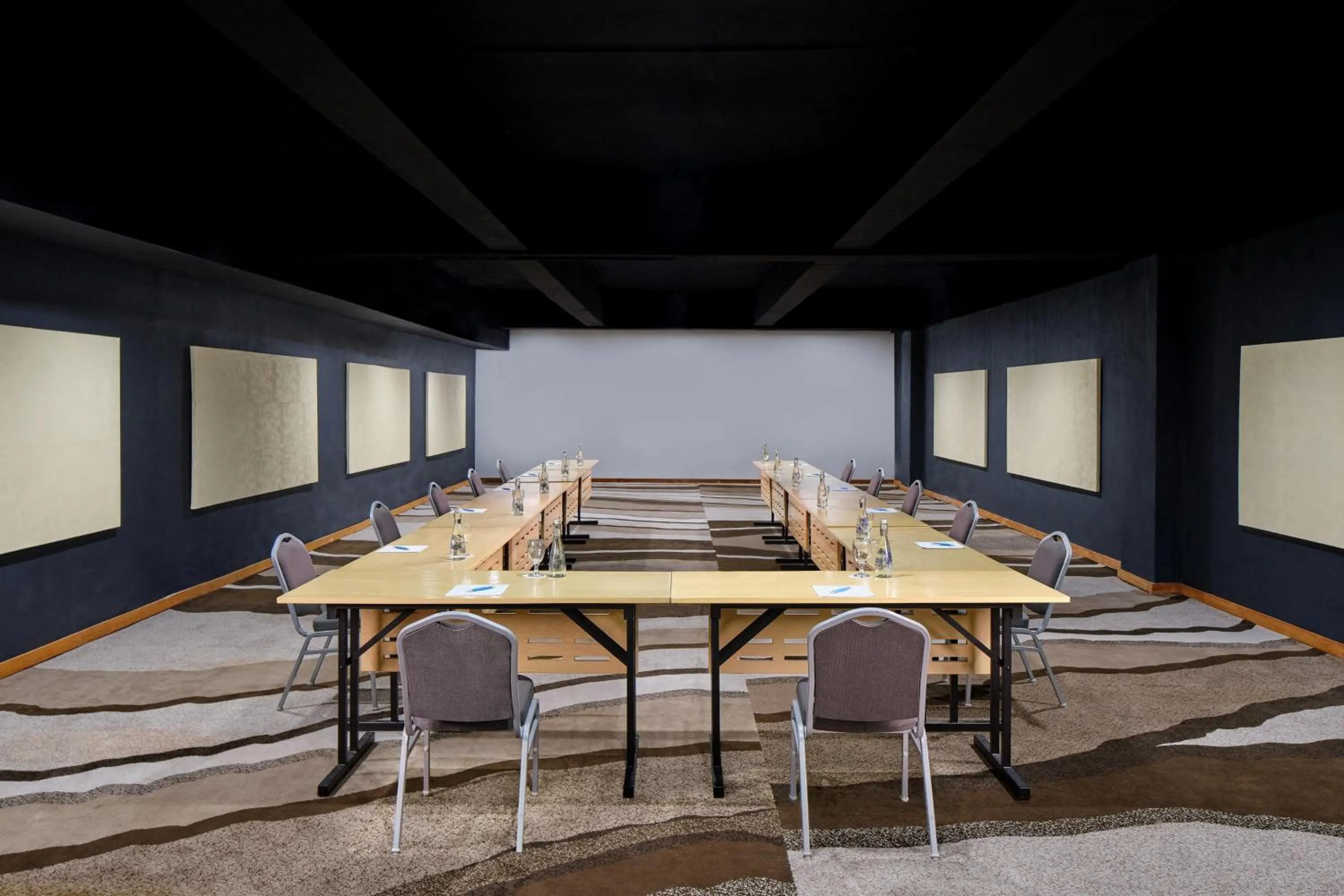 Meeting/conference room in Four Points by Sheraton Balikpapan