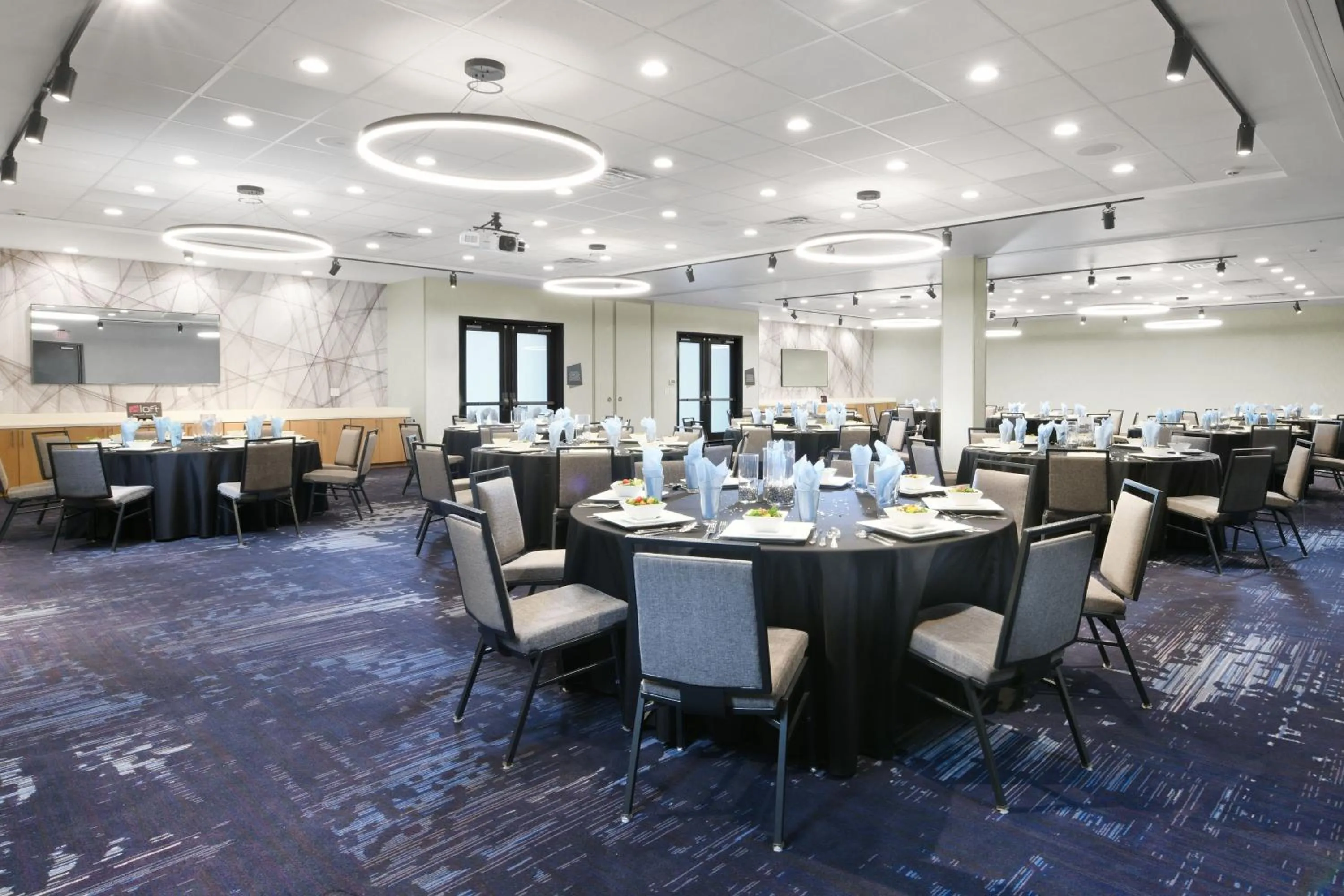 Meeting/conference room in Aloft Dallas Euless