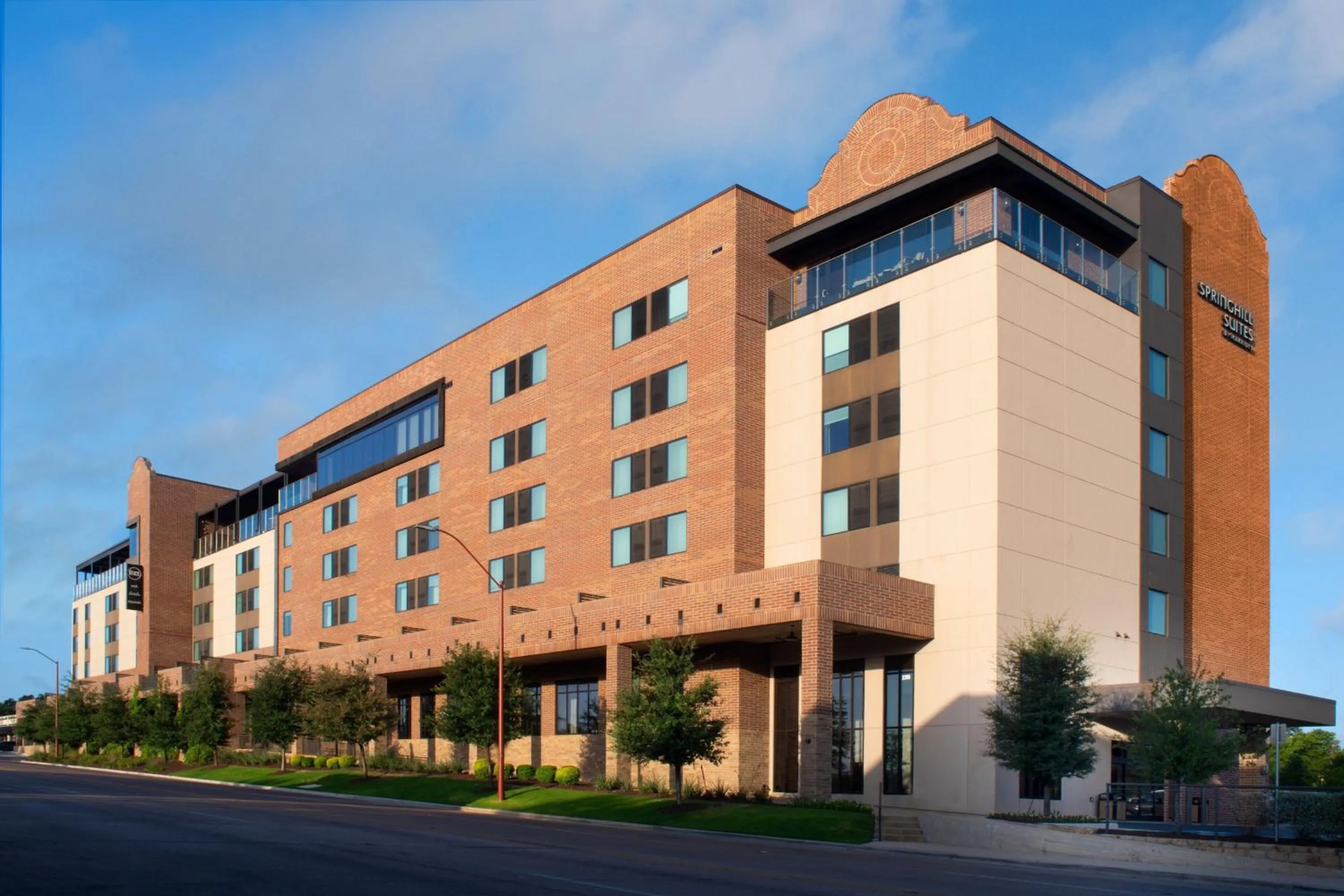 Property building in SpringHill Suites by Marriott Fort Worth Historic Stockyards