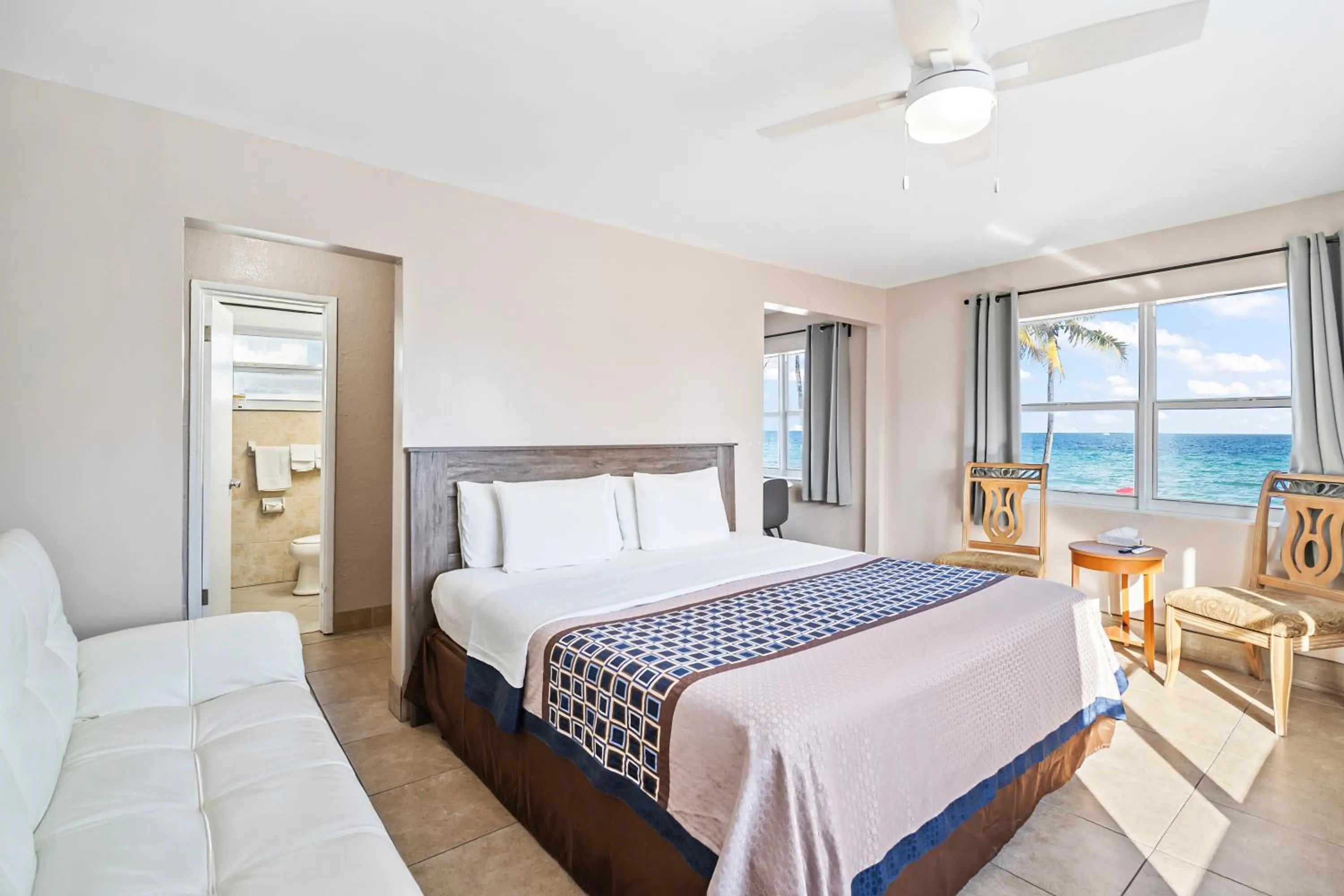 Bed in La Terrace Oceanfront