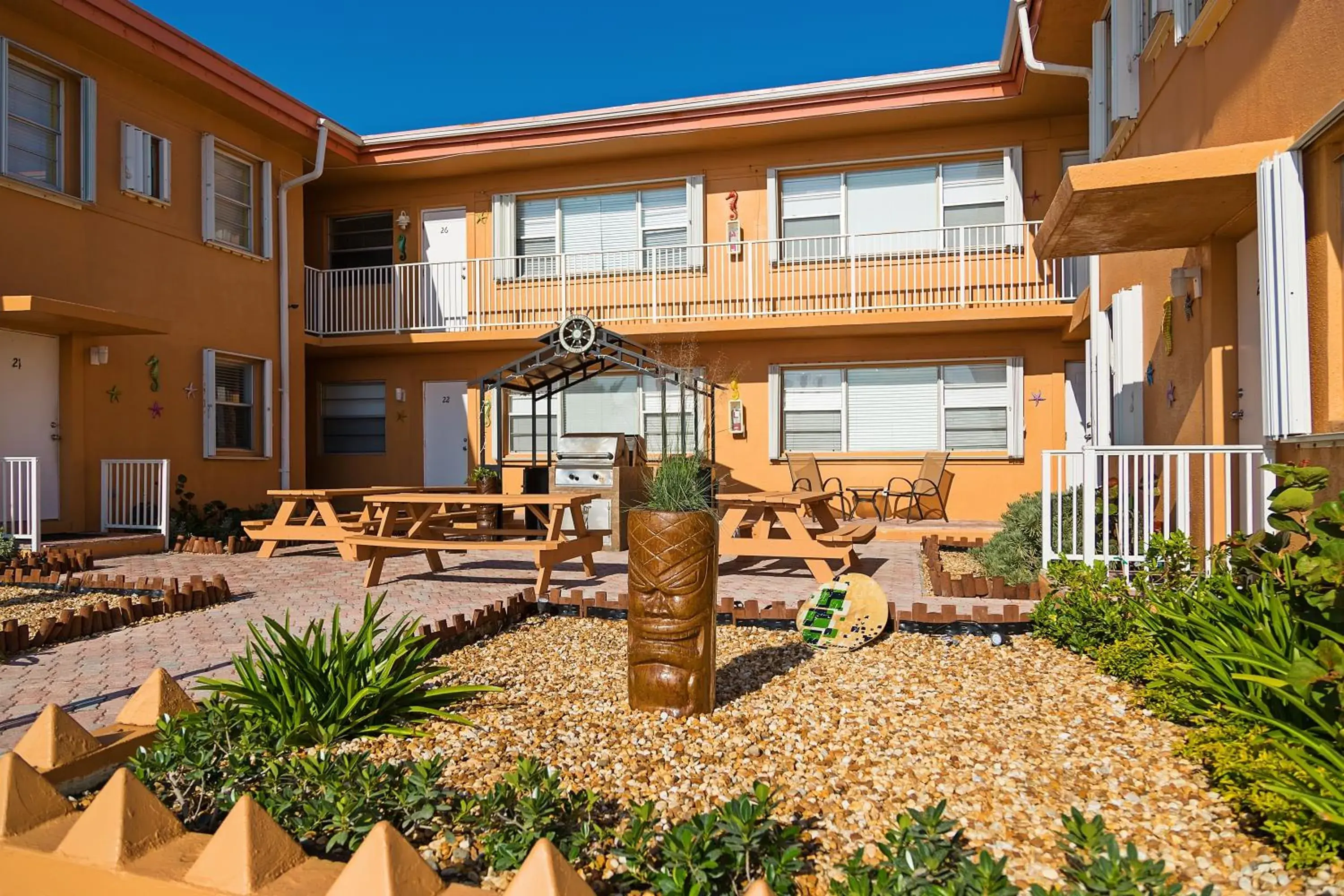Facade/entrance in Riptide Oceanfront Hotel Facade/entrance in Riptide Oceanfront Hotel
