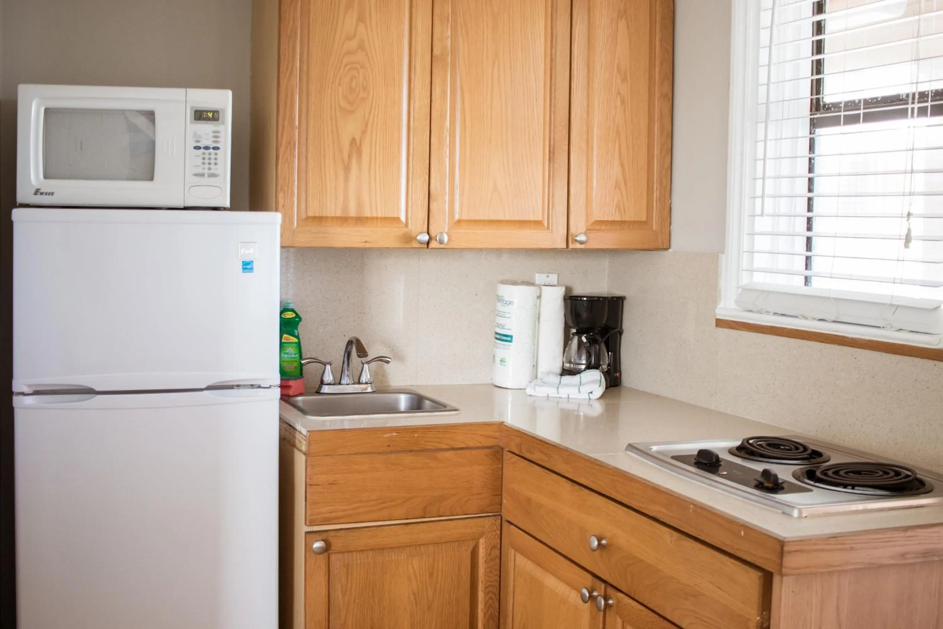 Kitchen or kitchenette in Riptide Oceanfront Hotel