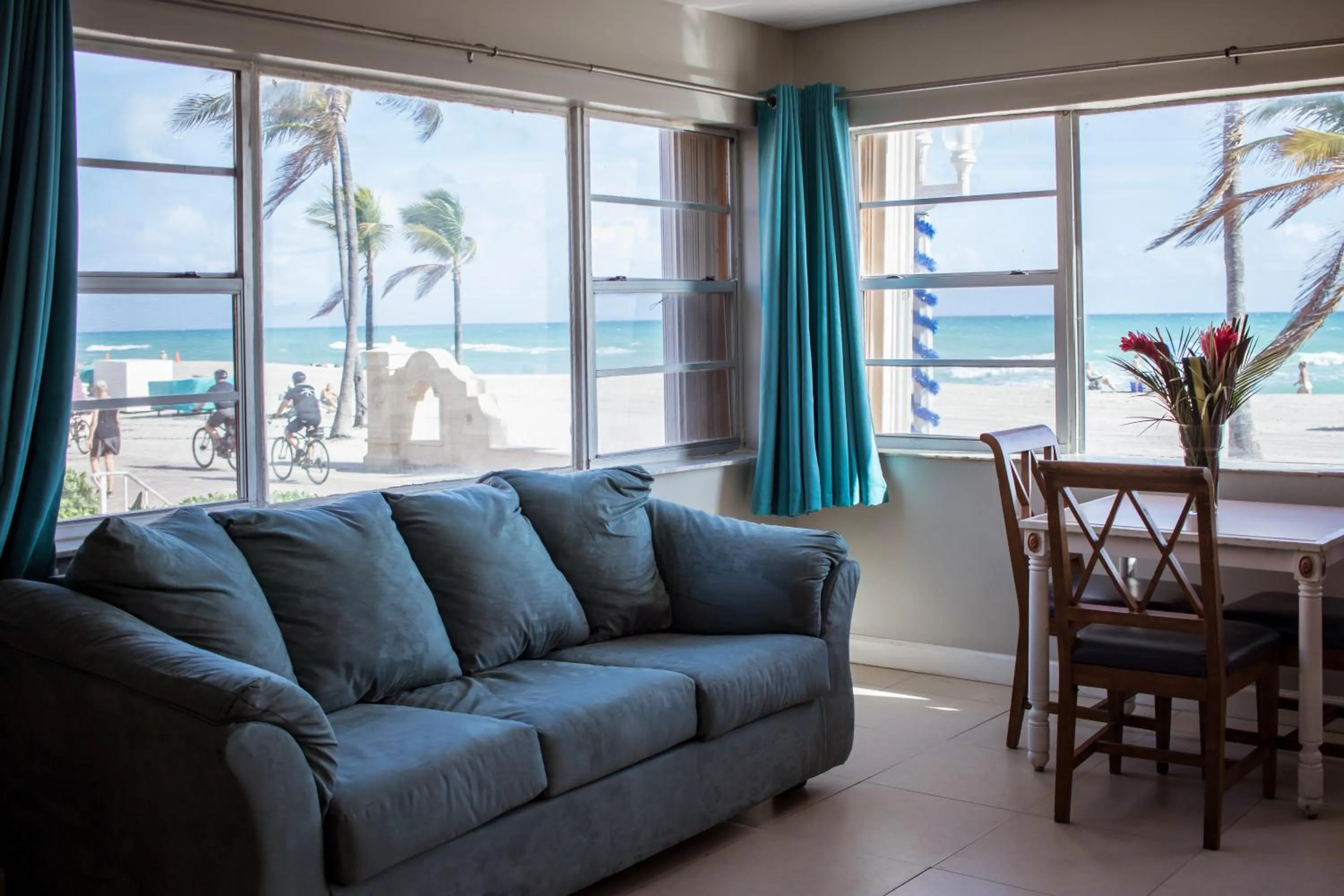 Living room in Riptide Oceanfront Hotel