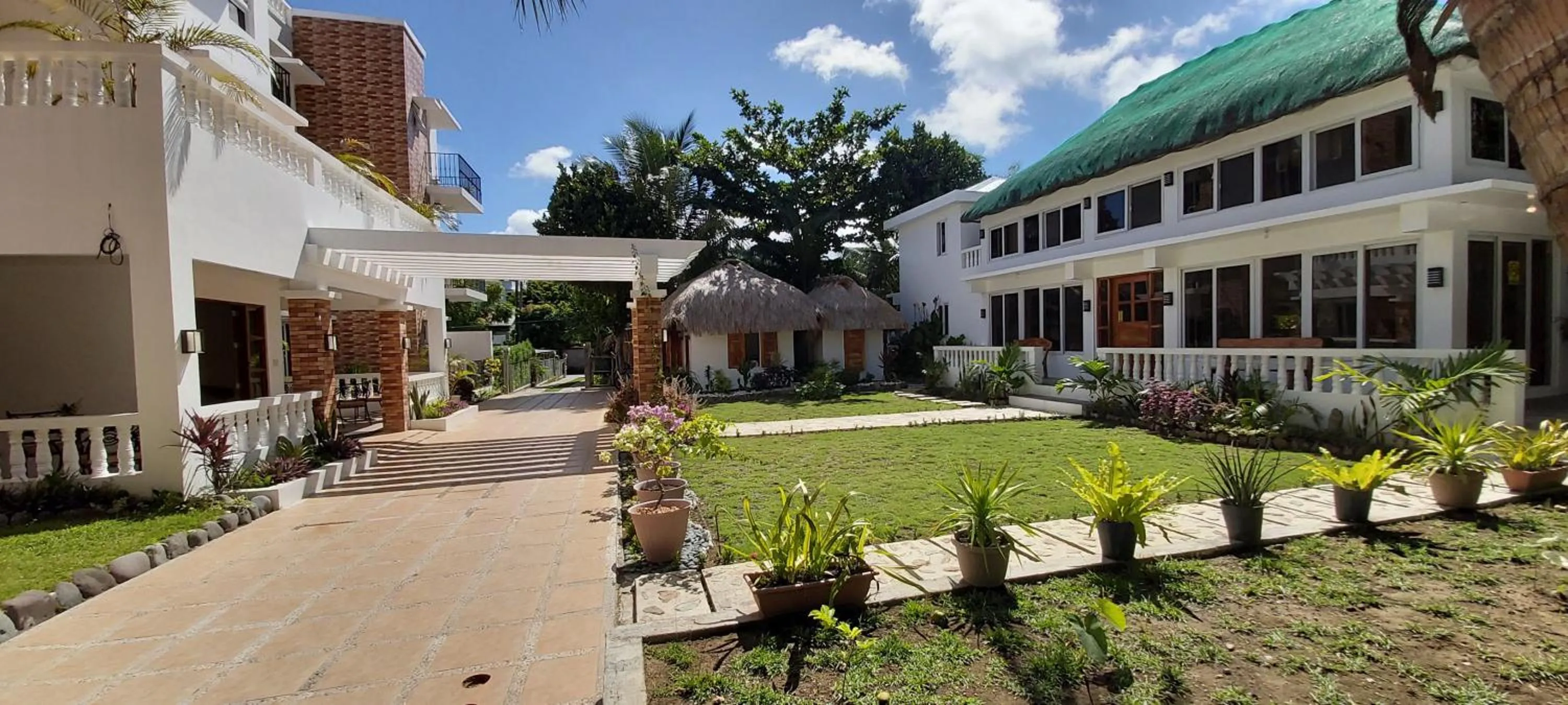 Property building in Bernardo's Lantia Hotel