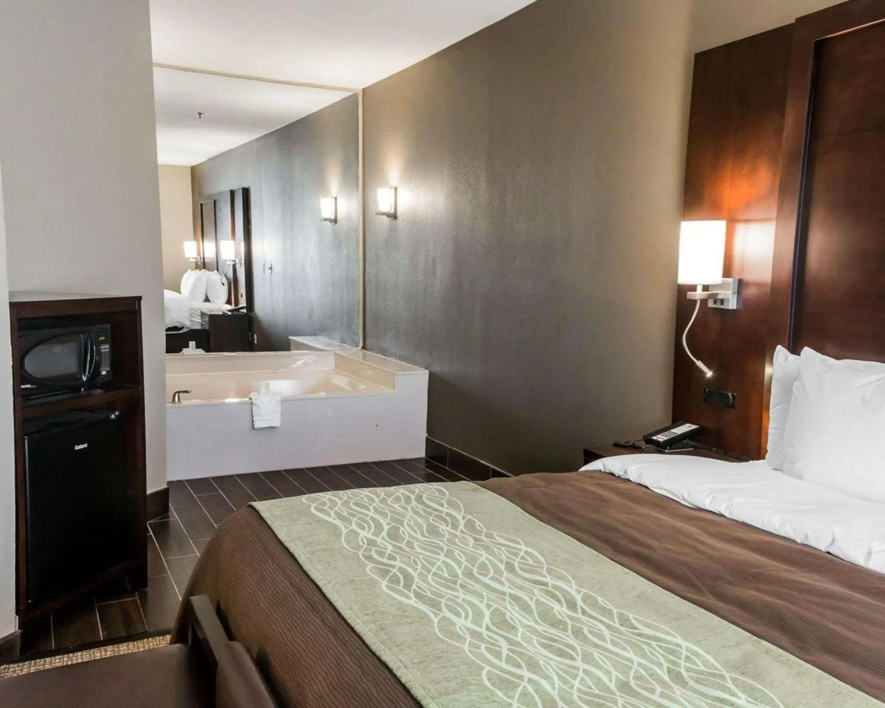 Photo of the whole room, Bed in Comfort Inn & Suites Pharr - McAllen Photo of the whole room, Bed in Comfort Inn & Suites Pharr - McAllen