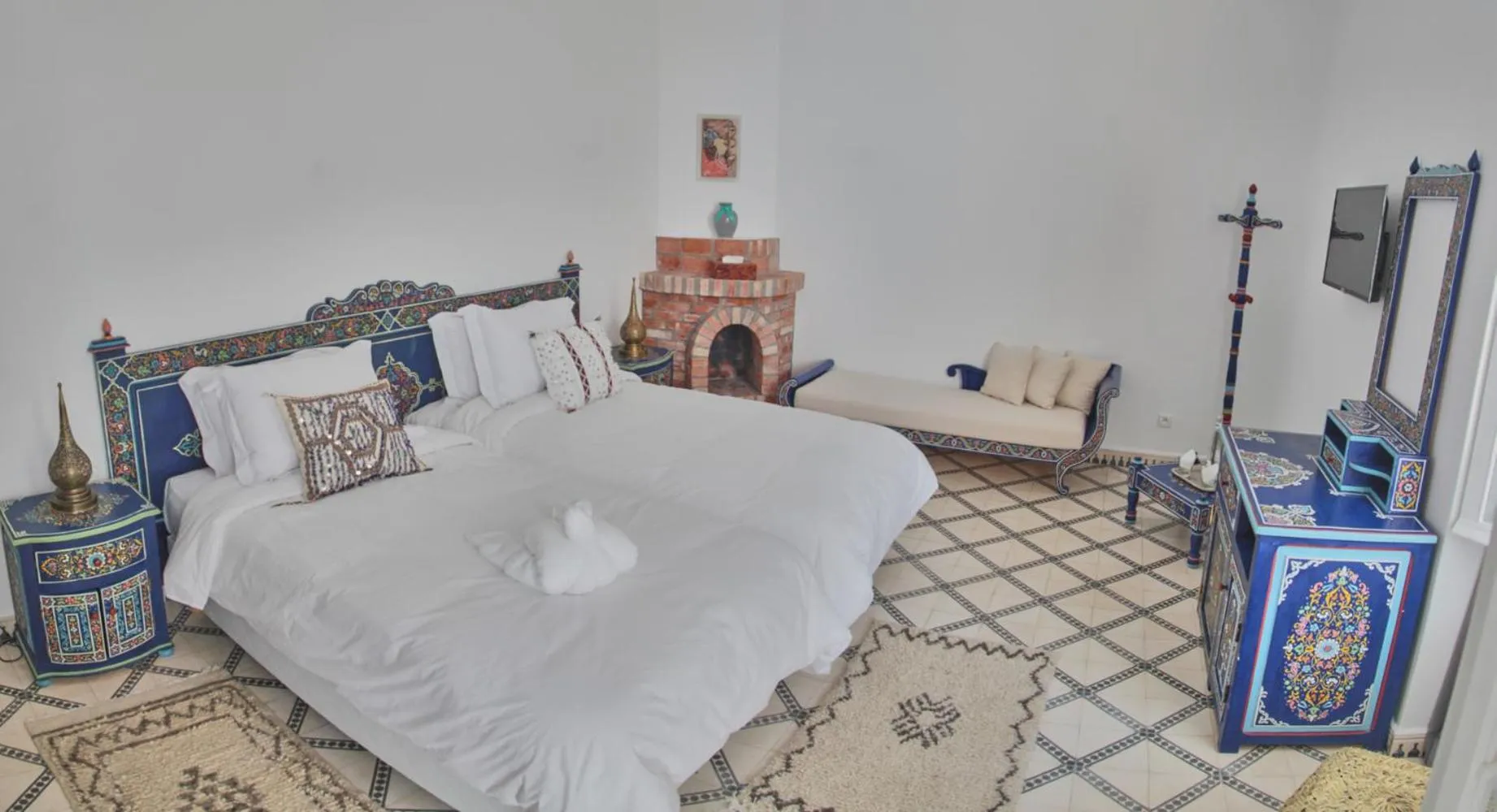 Bedroom, Bed in Riad Borj El Baroud