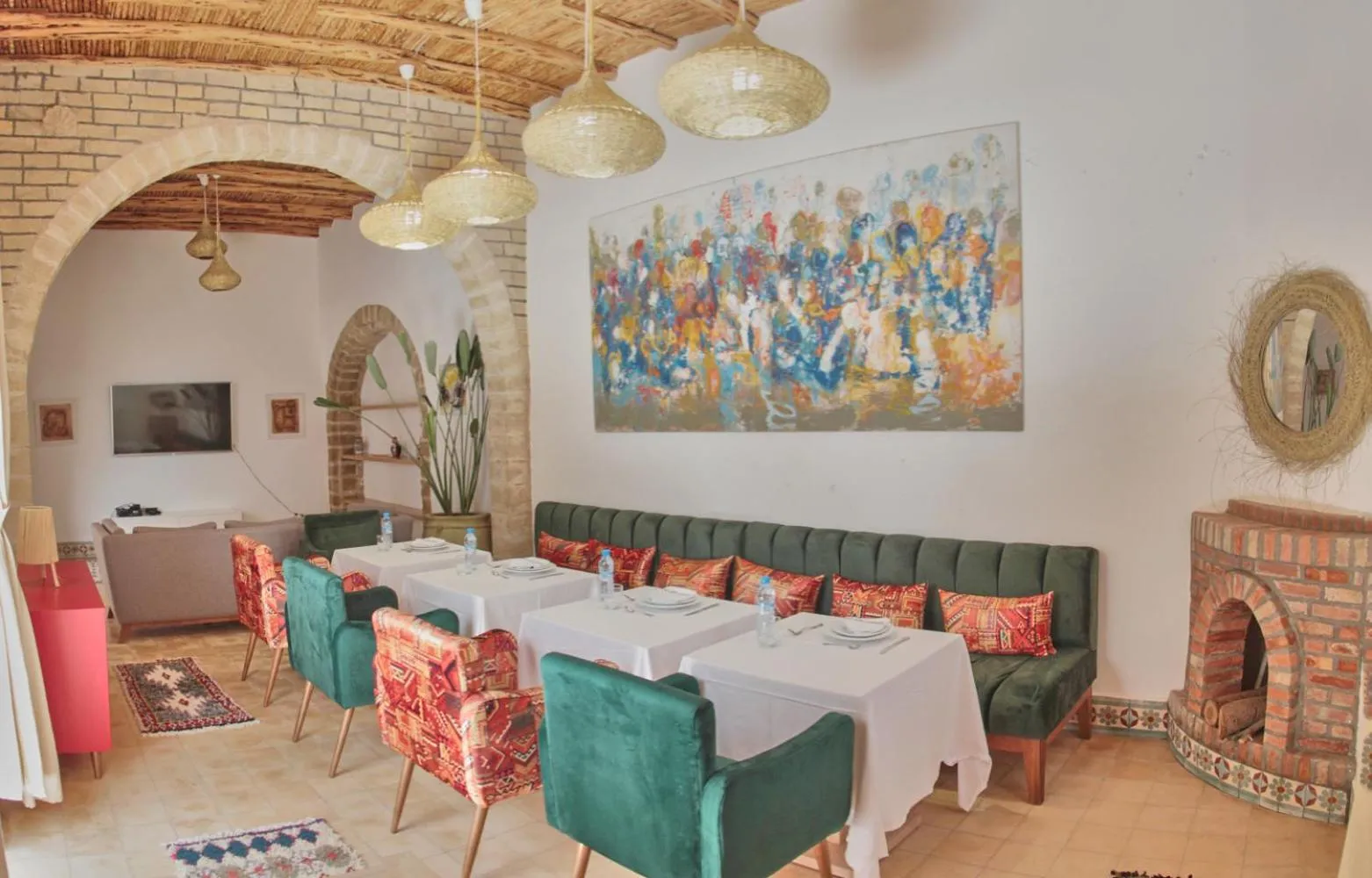 Restaurant/places to eat in Riad Borj El Baroud