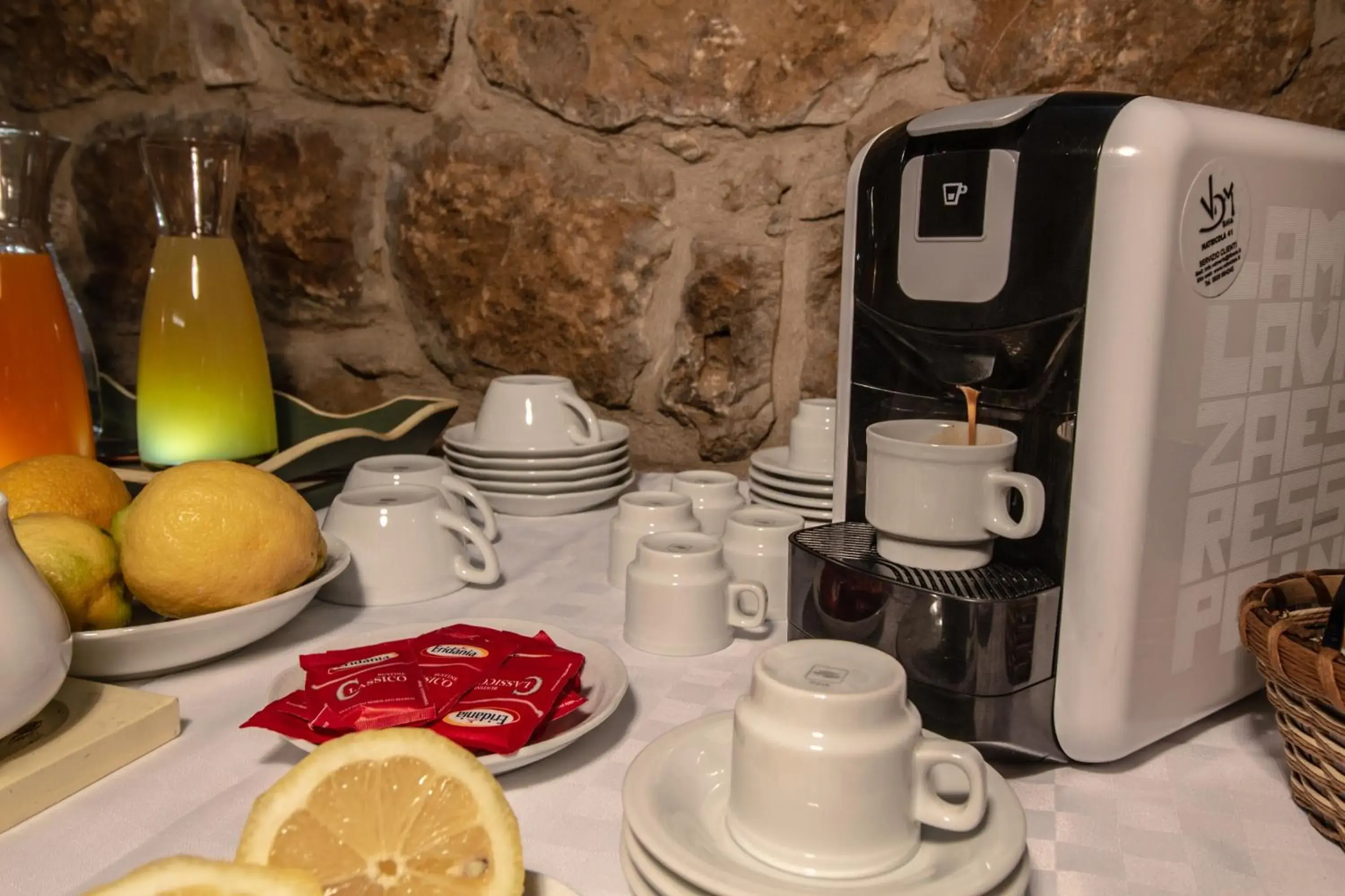 Food and drinks in Hotel Gangi Food and drinks in Hotel Gangi