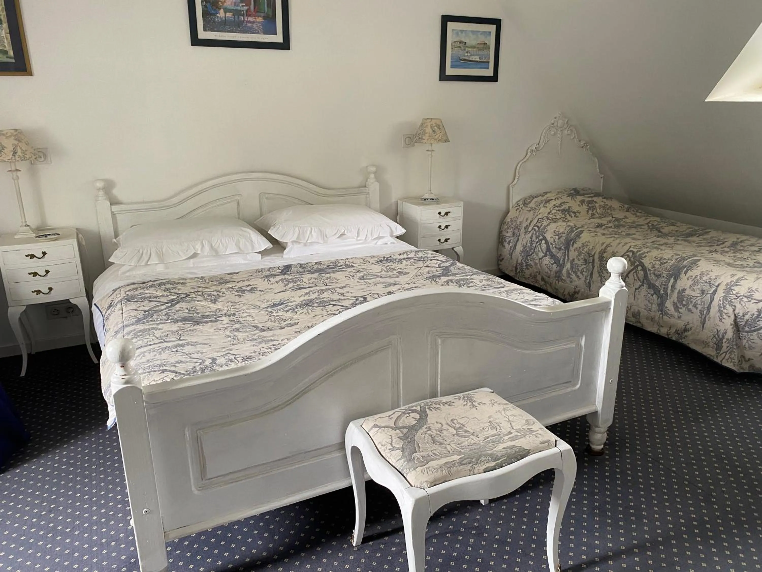 Property building, Bed in LE CLOS DU GOLF